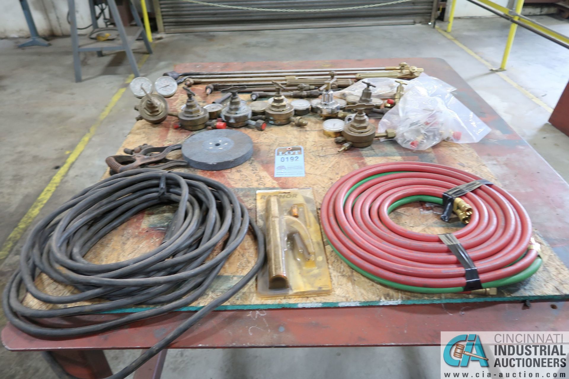 (LOT) ACETELYNE HOSES, GAUGES, AND TORCHES