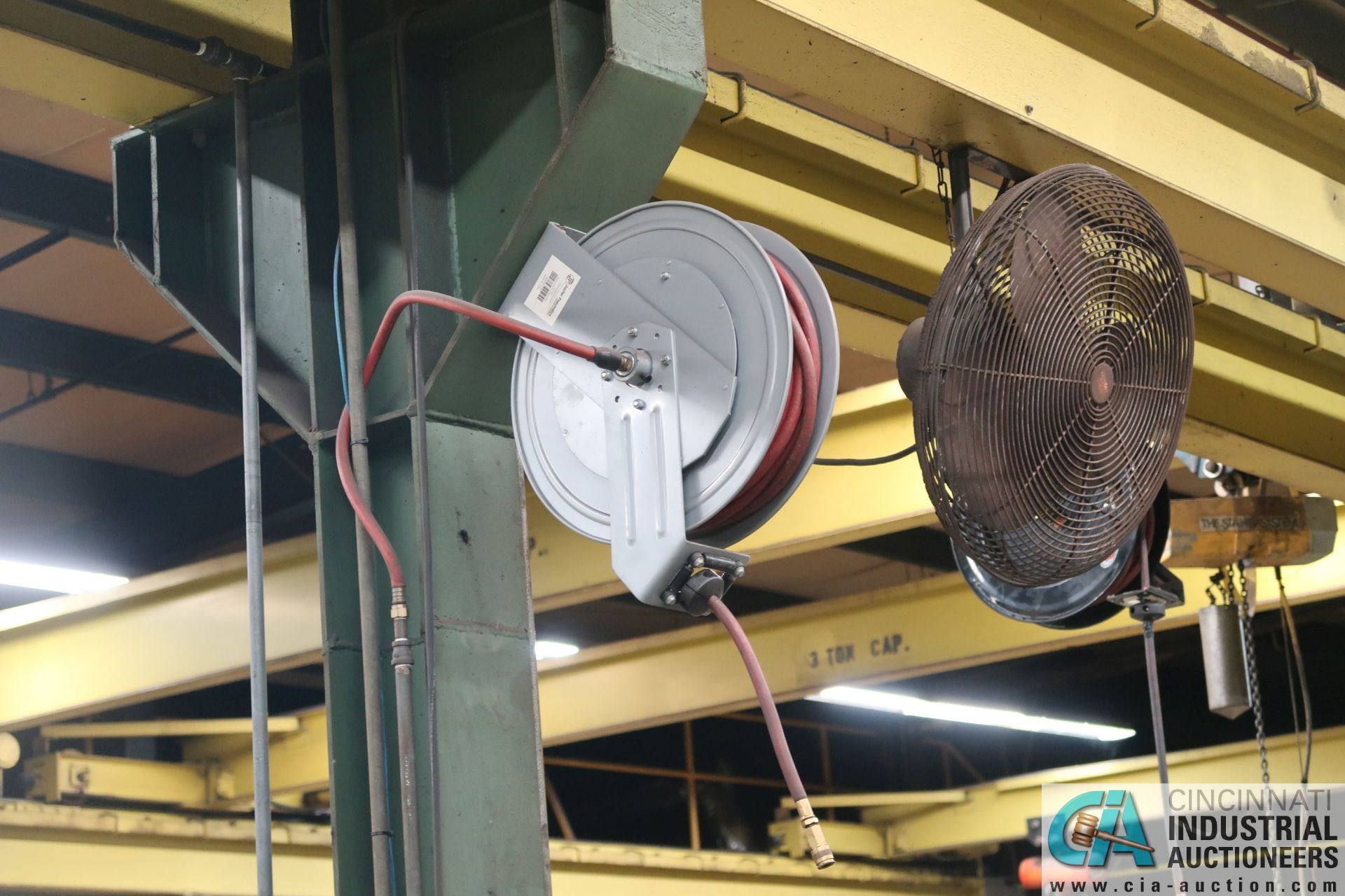 HANGING AIR HOSE REELS THROUGHOUT THE BUILDING - Image 5 of 7