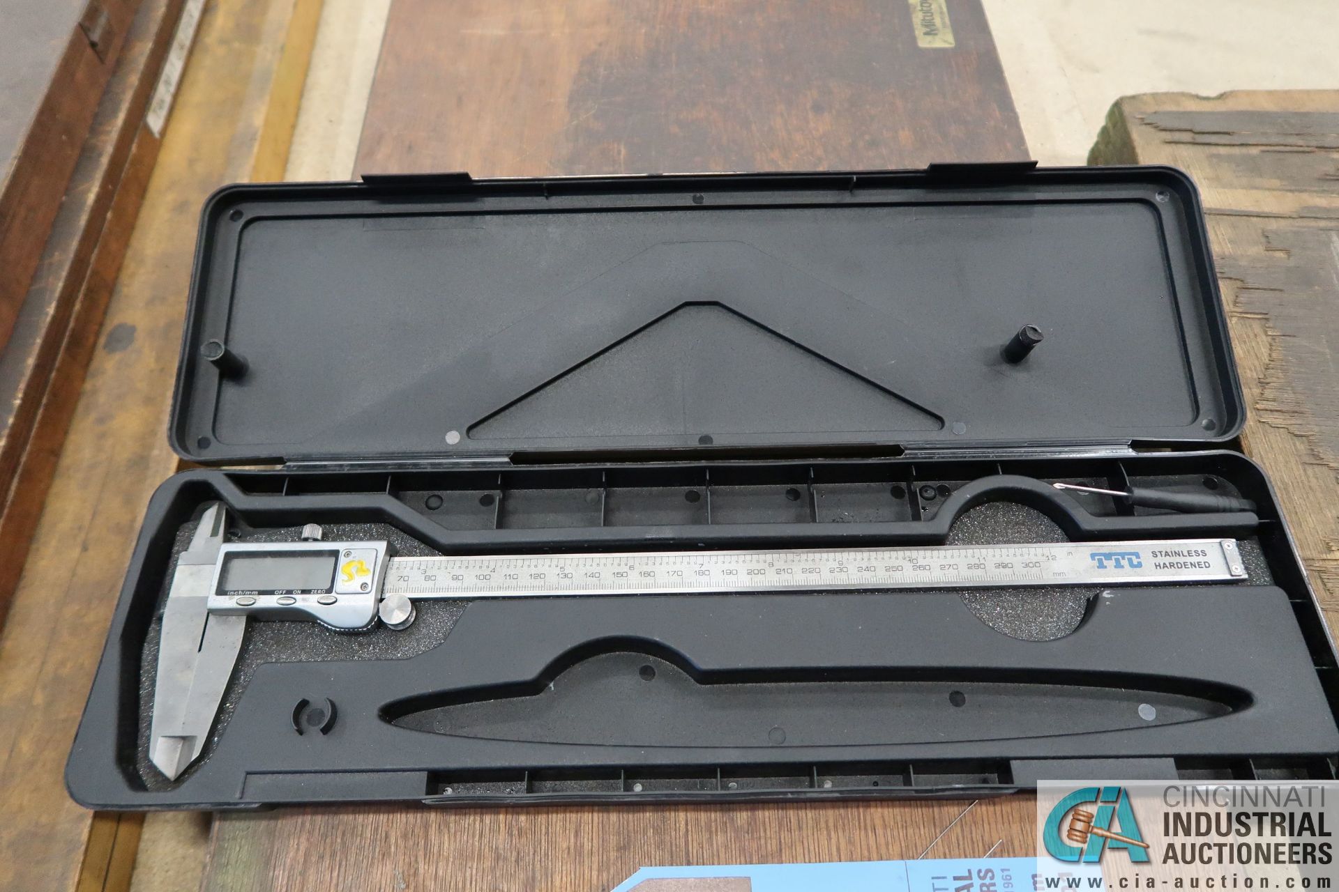 6" AND 12" DIGITAL CALIPER - Image 3 of 3