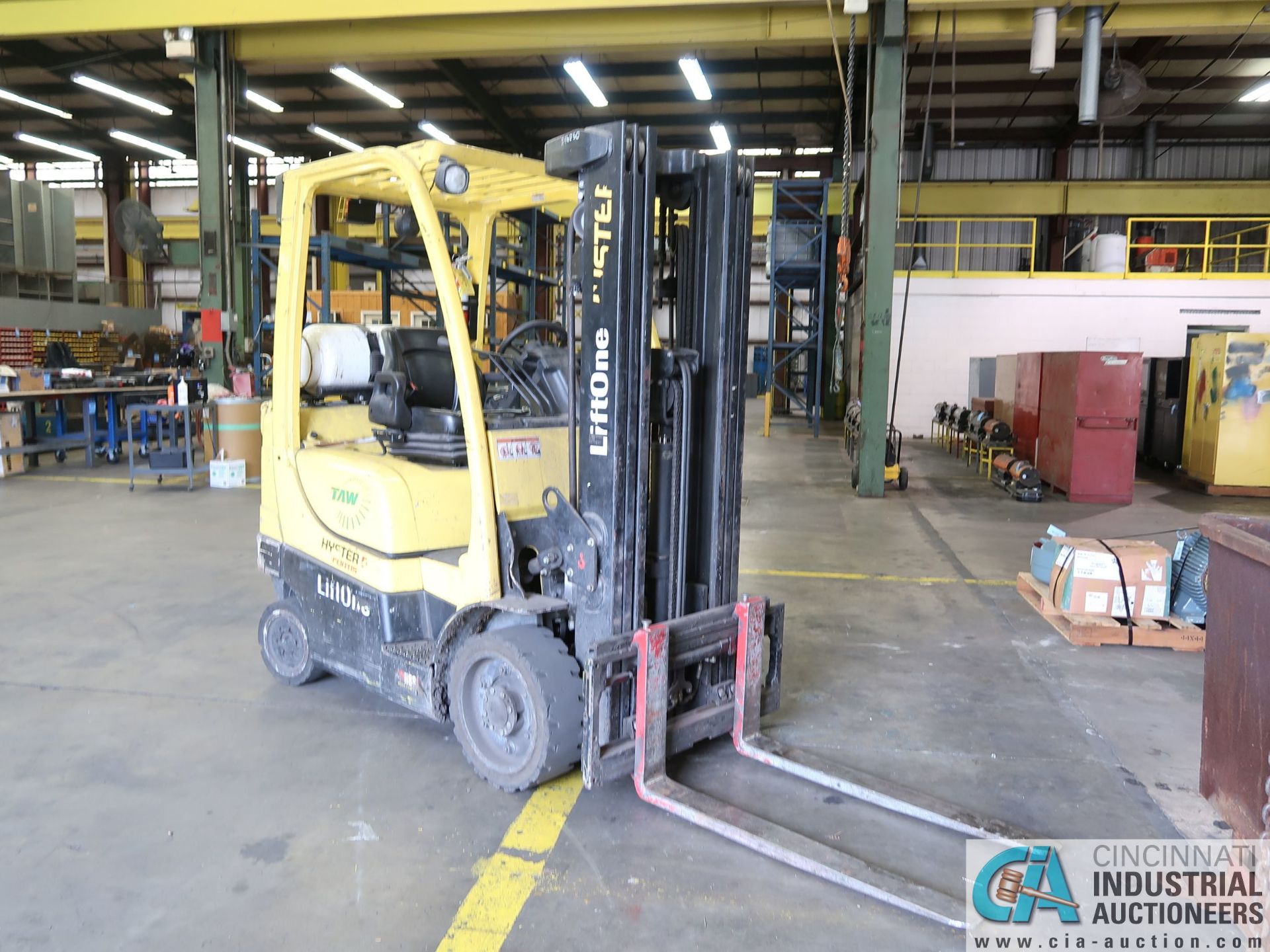 5,000 LB. HYSTER S50FT SOLID TIRE LP GAS LIFT TRUCK; S/N G187V03303M, 3-STAGE MAST, 82" MAST HEIGHT, - Image 2 of 7