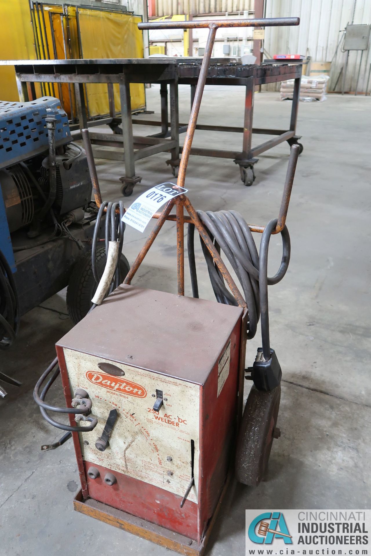 250 AMP DAYTON 250 AC/DC WELDER - Image 2 of 3