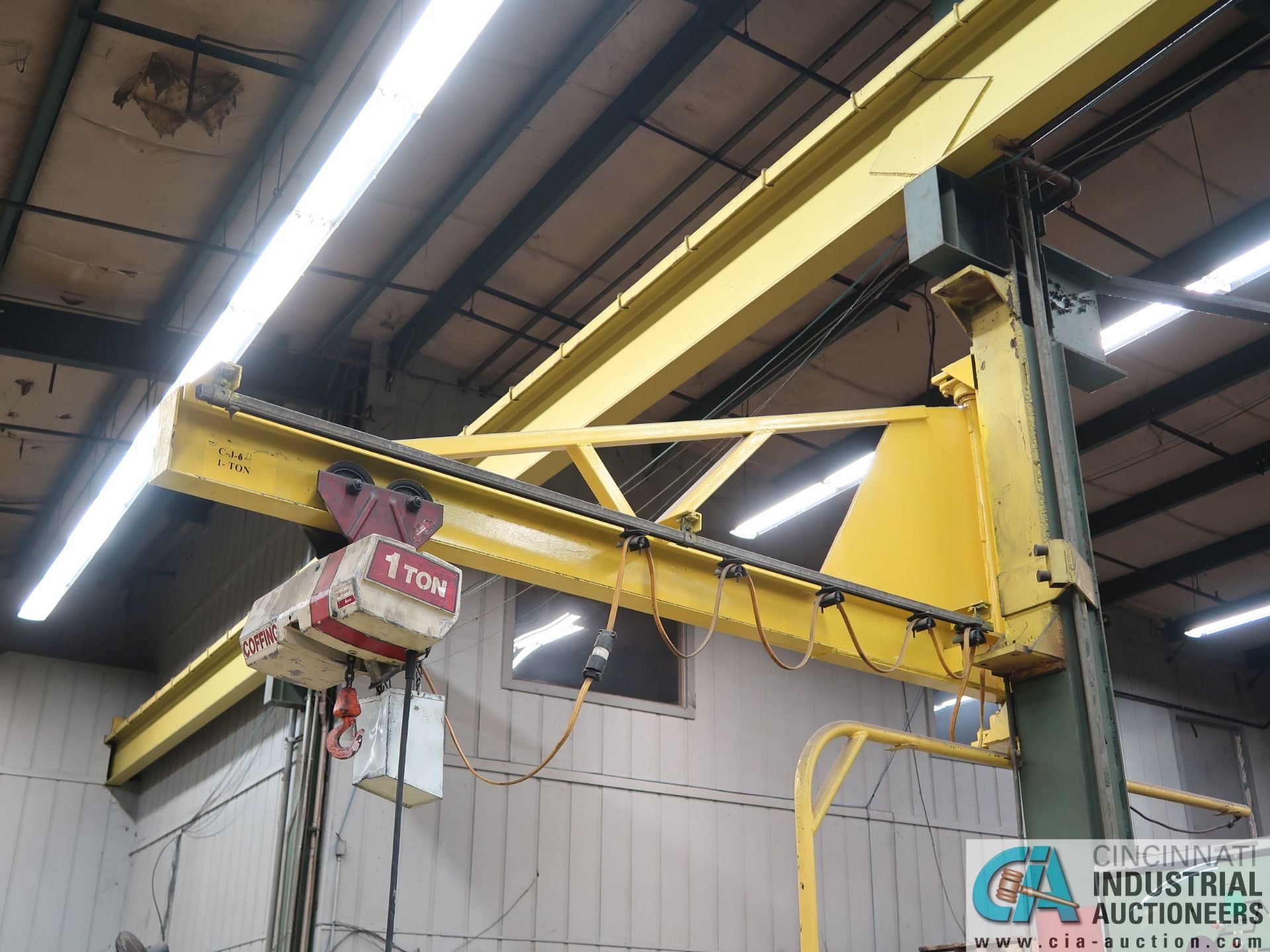 1 TON X 10' ARM POLE MOUNTED JIB CRANE WITH 1 TON COFFING CHAIN HOIST, PENDANT - Image 2 of 3