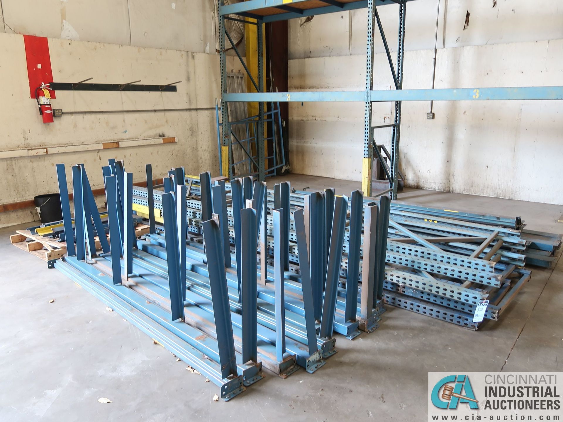 (LOT) (3) 42" X 180" AND (4) 38" X 180" UPRIGHTS, (9) 108", (6) 118", (7) 144" CROSSBEAMS **