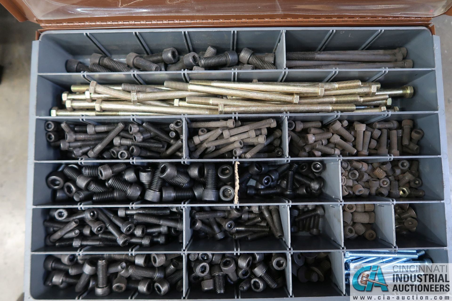 16-DRAWER HARDWARE CABINET WITH MISCELLANEOUS HARDWARE - Image 15 of 15