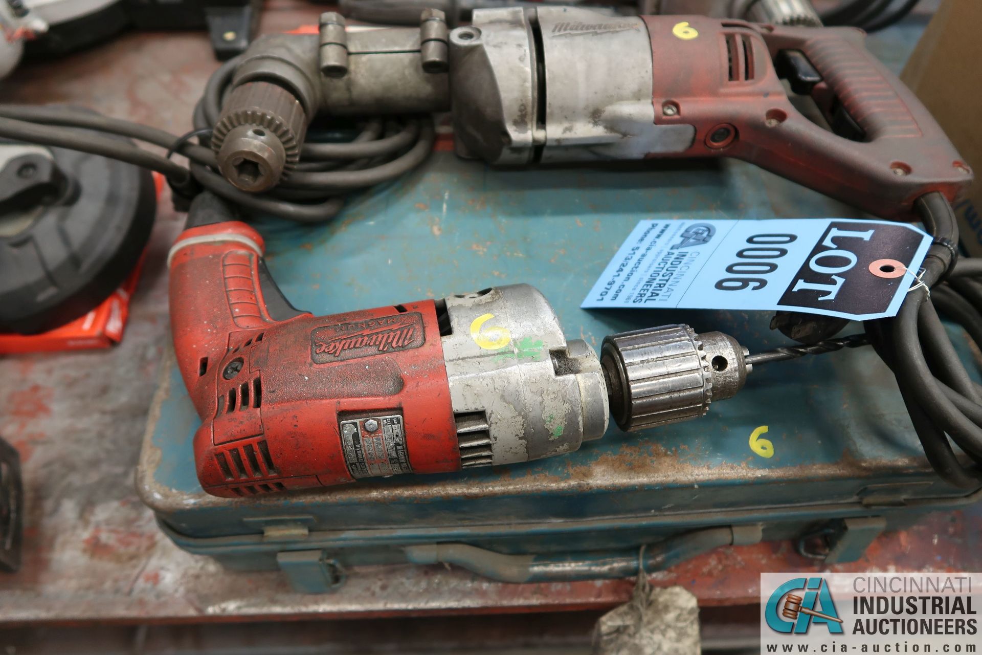 (LOT) MILWAUKEE DRILL, ANGLE DRILL AND MAKITA HAMMER DRILL - Image 3 of 4