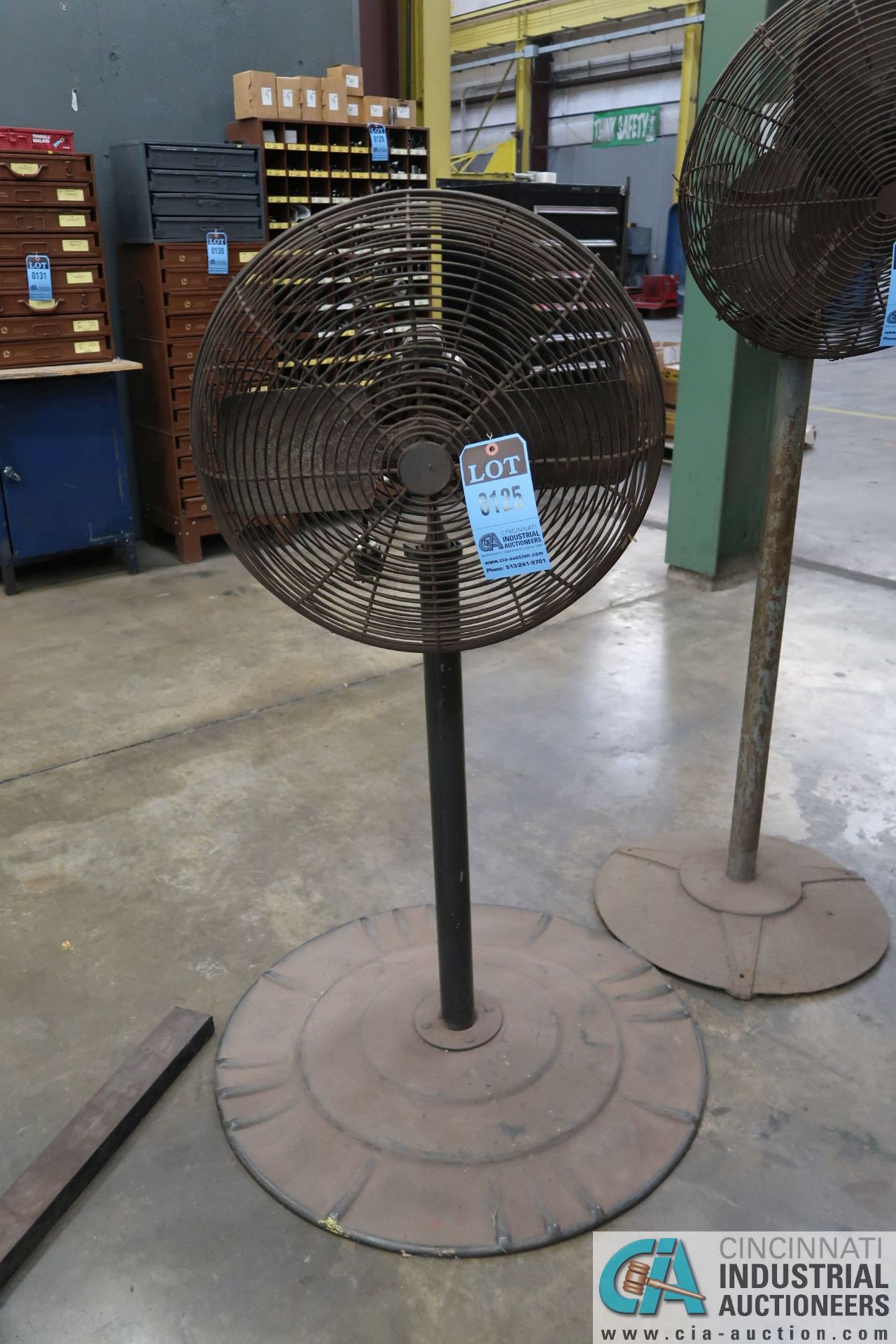 22" DIAMETER PEDESTAL AIR CIRCULATOR