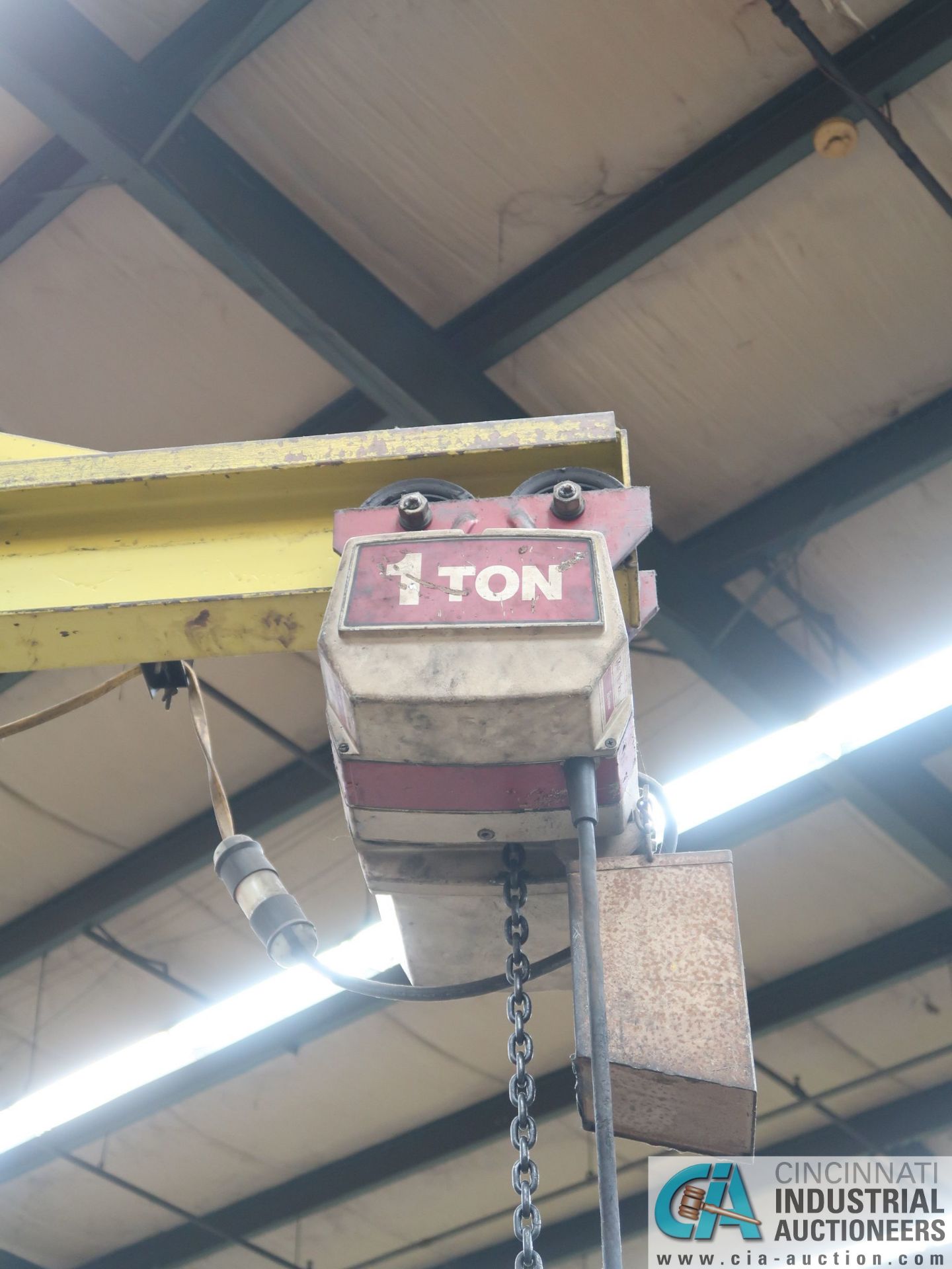 1 TON X 10' ARM POLE MOUNTED JIB CRANE WITH 1 TON COFFING CHAIN HOIST, PENDANT - Image 4 of 4