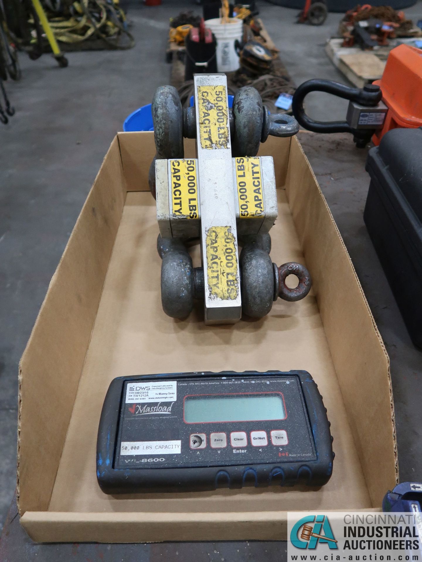 50,000 LB. MASSLOAD CRANE SCALE WITH WL-8600 COMMUNICATOR AND ML-700 TENSION LINK LOAD CELL - Image 2 of 3