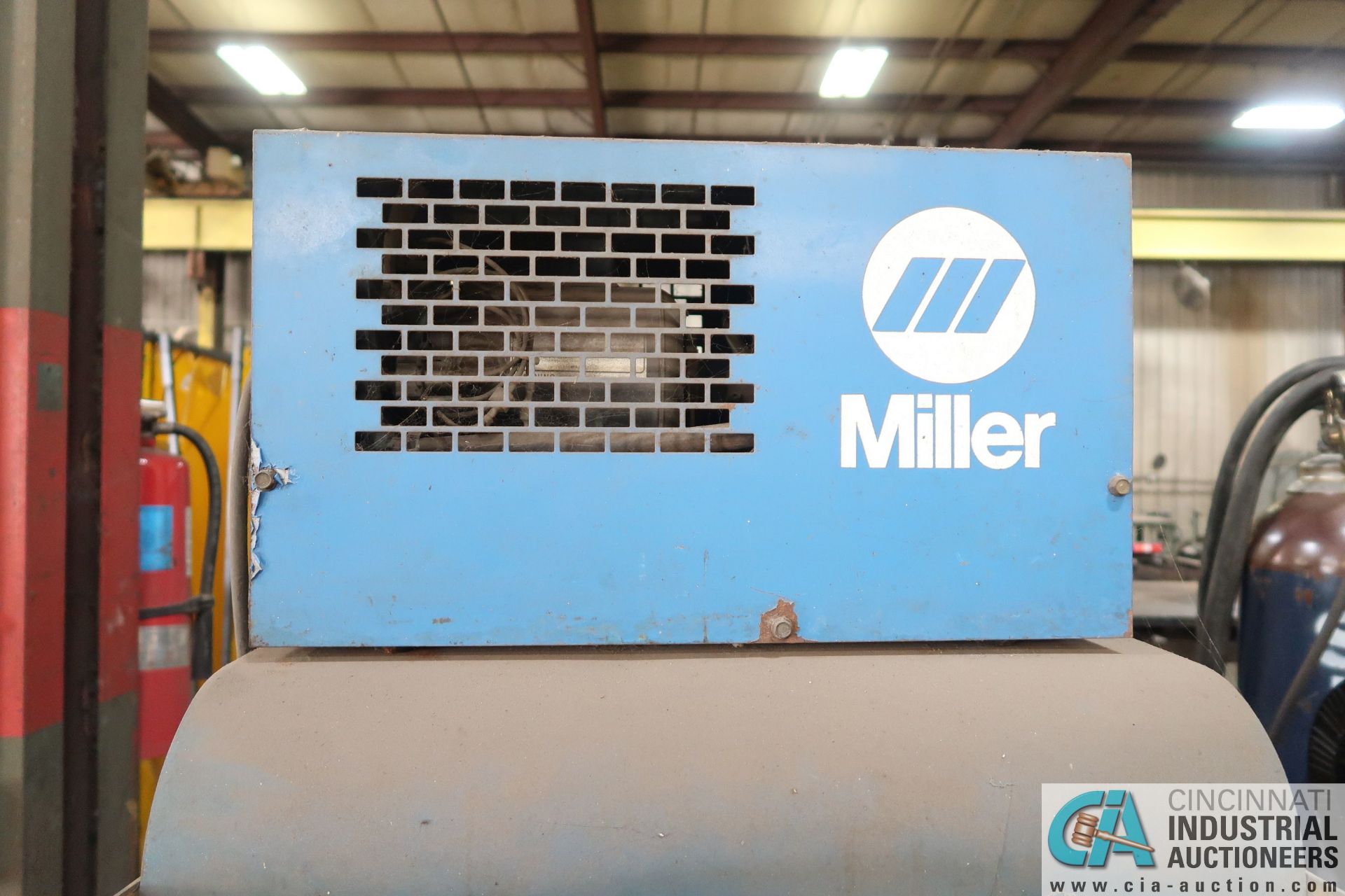 330 AMP MILLER 330A/BP WELDER; S/N JB559386, WITH MILLER RADIATOR 1 COOLING SYSTEM - Image 4 of 5