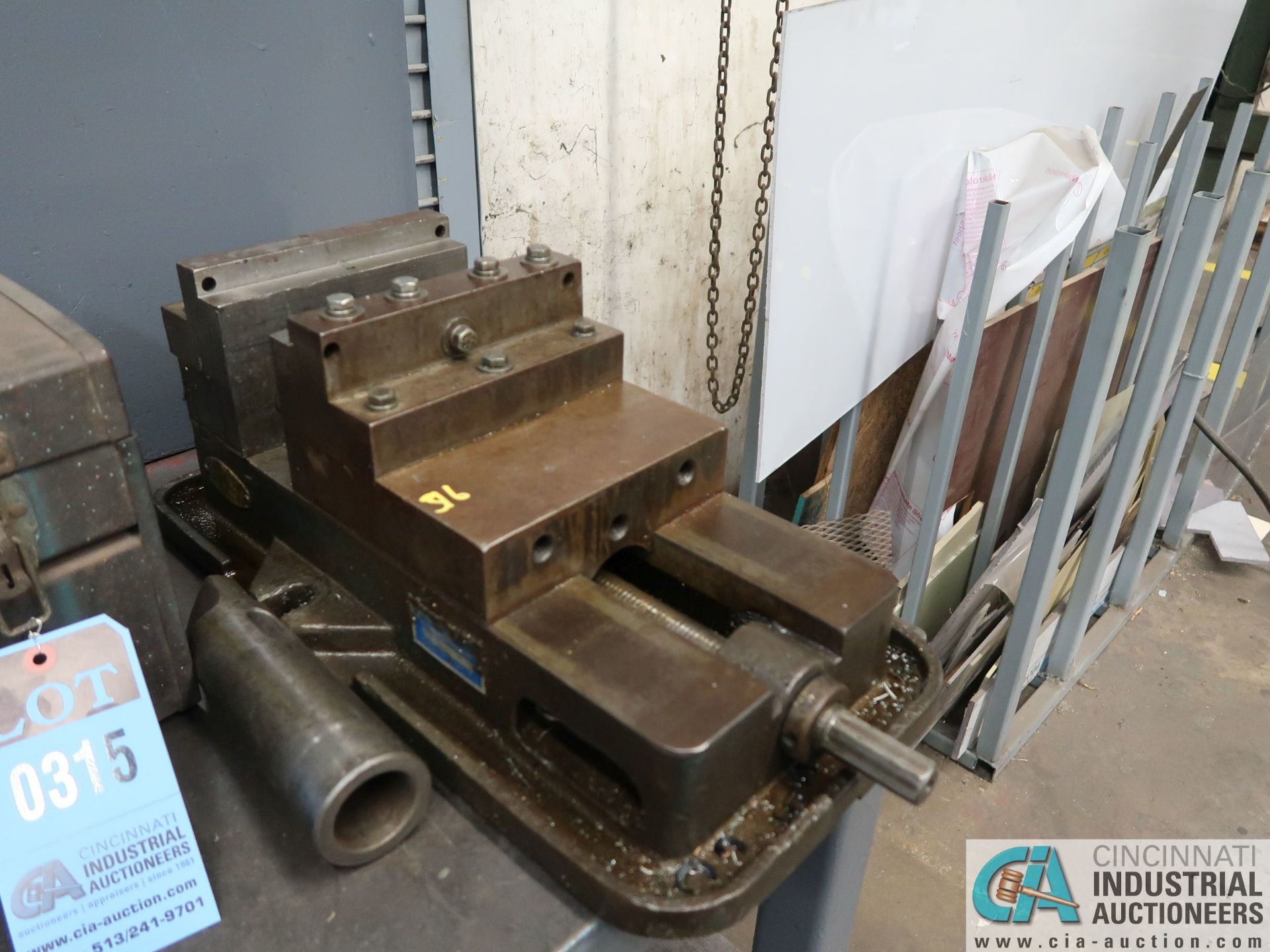 8" KURT MACHINE VISE - Image 2 of 3