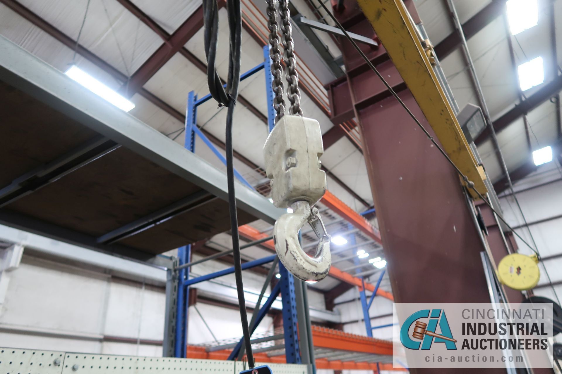 2 TON X 15' ARM COLUMN MOUNTED JIB WITH COFFING HOIST - Image 3 of 4