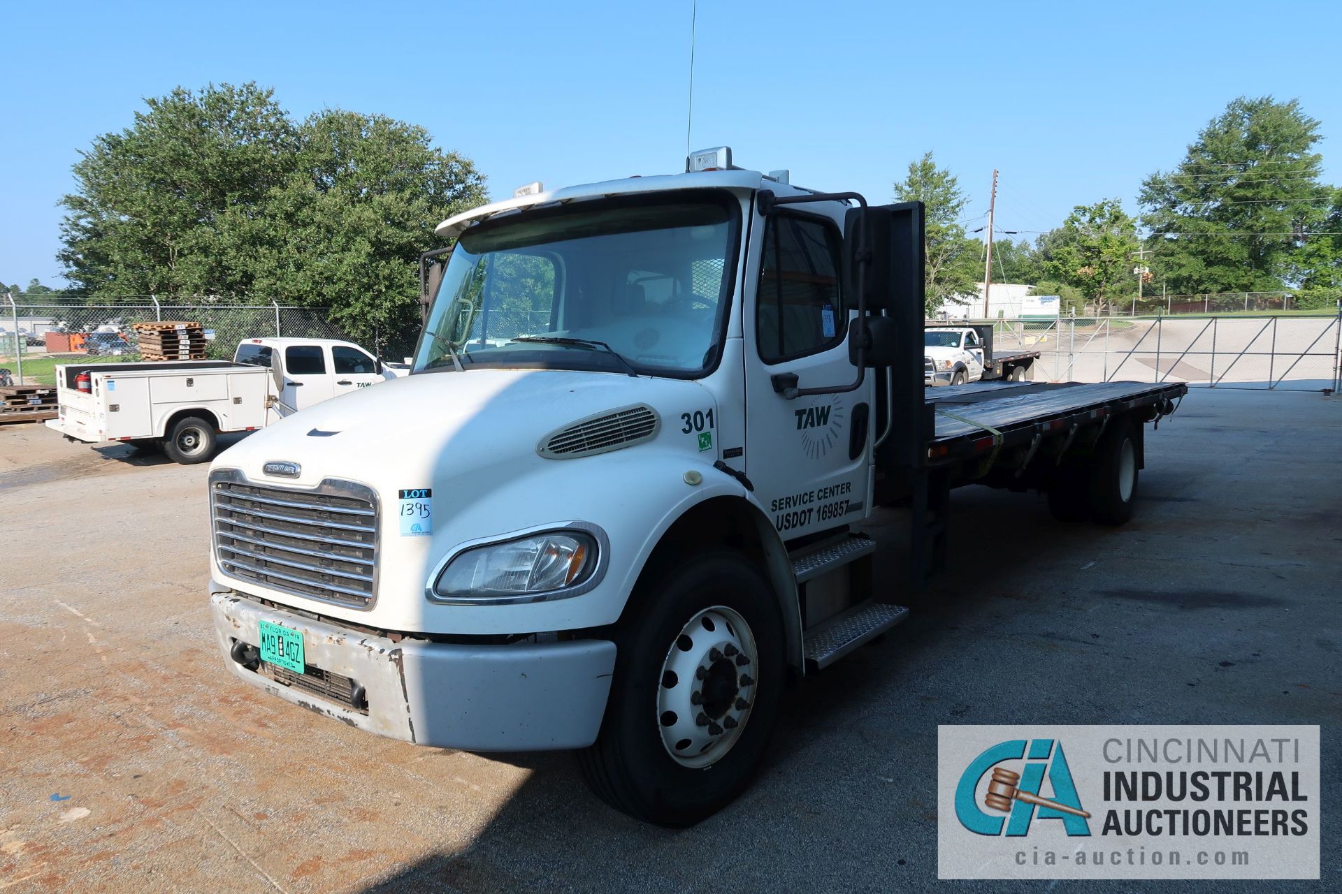 2007 FREIGHTLINER BUSINESS CLASS M2 DIESEL 24' FLATBED TRUCK; VIN # 1FVACXCS37DY9566B, MERCEDES BENZ