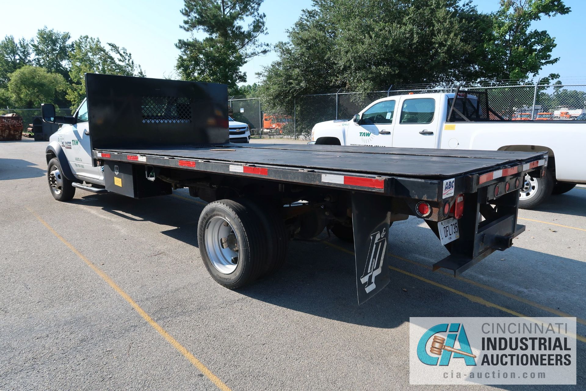 2013 DODGE RAM 5500 HEAVY DUTY DIESEL 16' FLAT BED TRUCK; VIN # 3C7WRMDL4DG538667, 6.7 LITER CUMMINS - Image 4 of 7