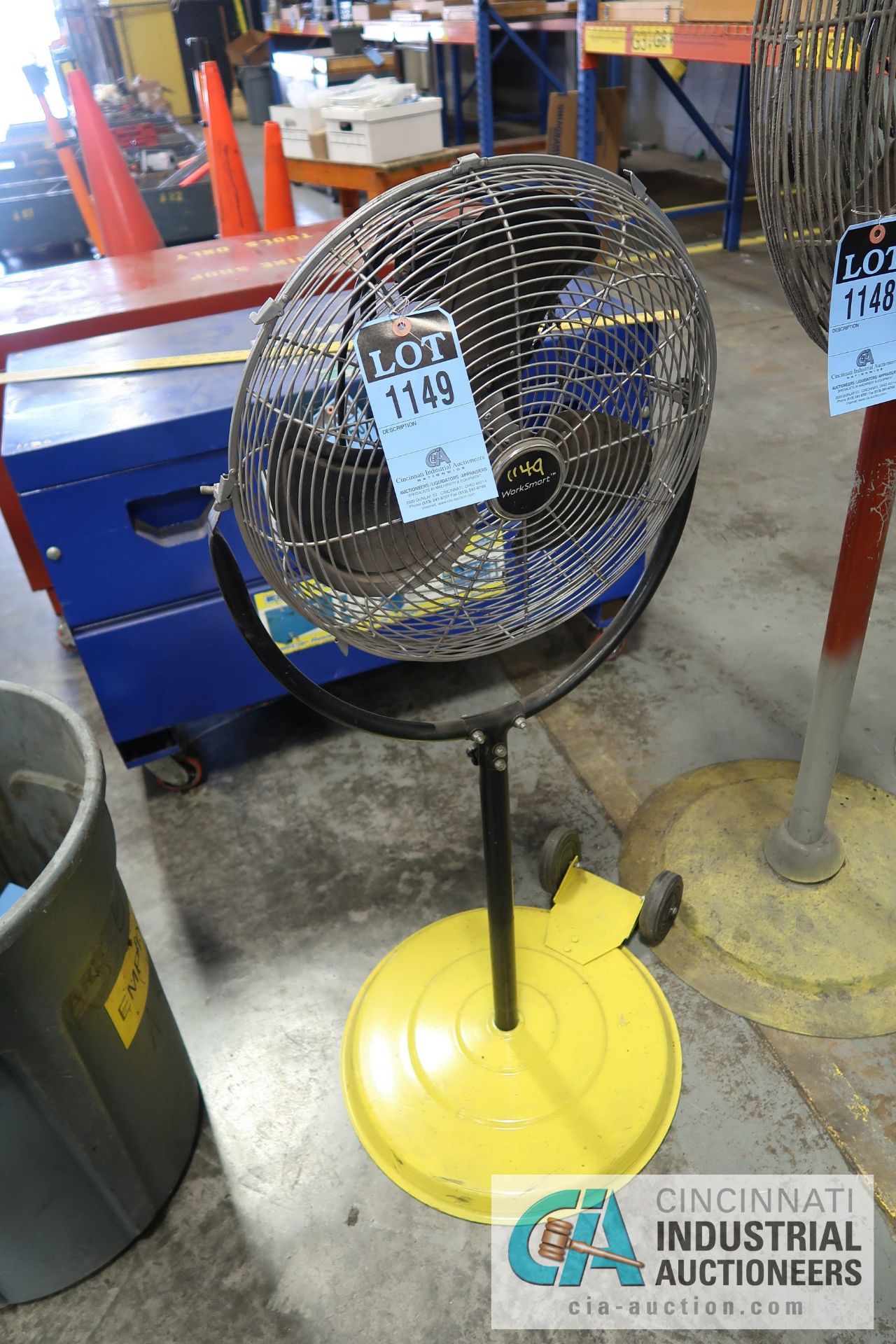 PEDESTAL FAN