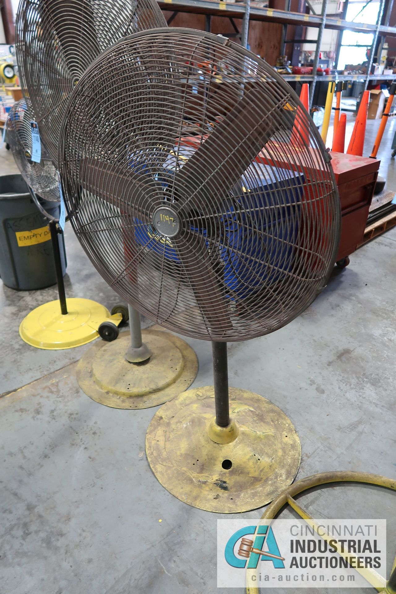 PEDESTAL FAN