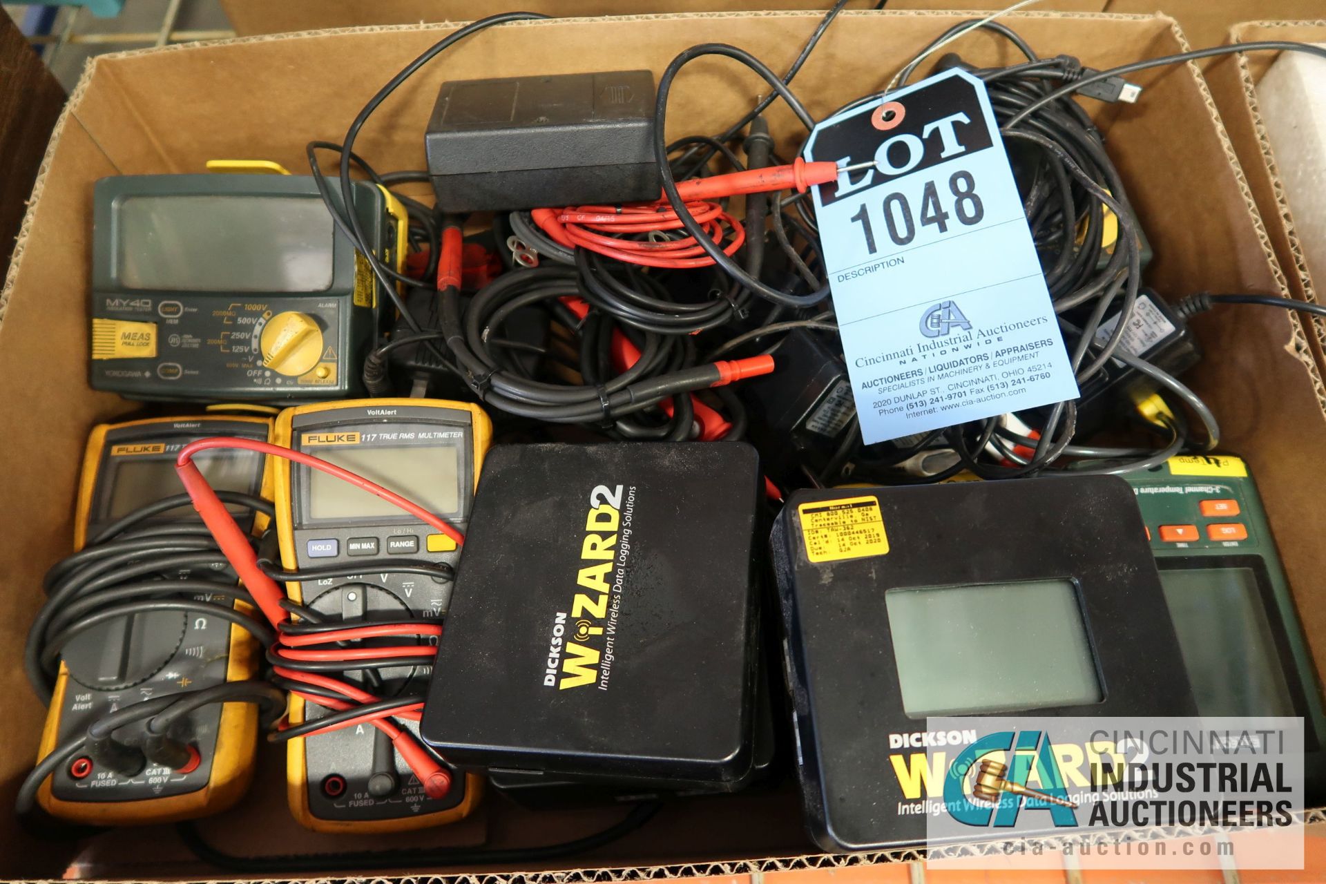 (LOT) MULTIMETERS, TEMPERATURE DATALOGGERS & INSULATION TESTERS