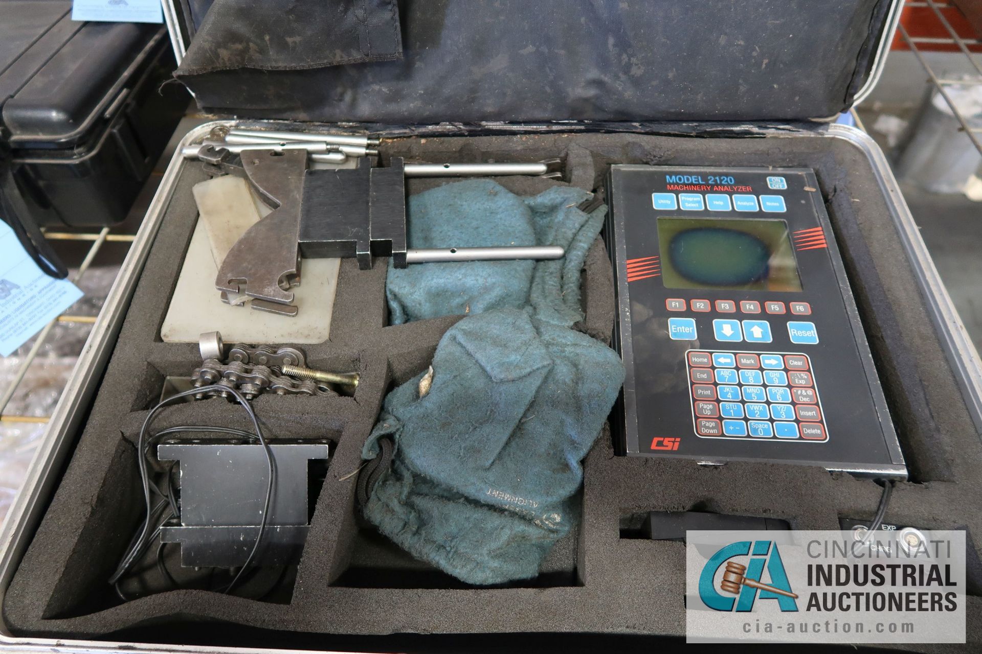 CSI MODEL 2120 VIBRATION MACHINERY ANALYZER