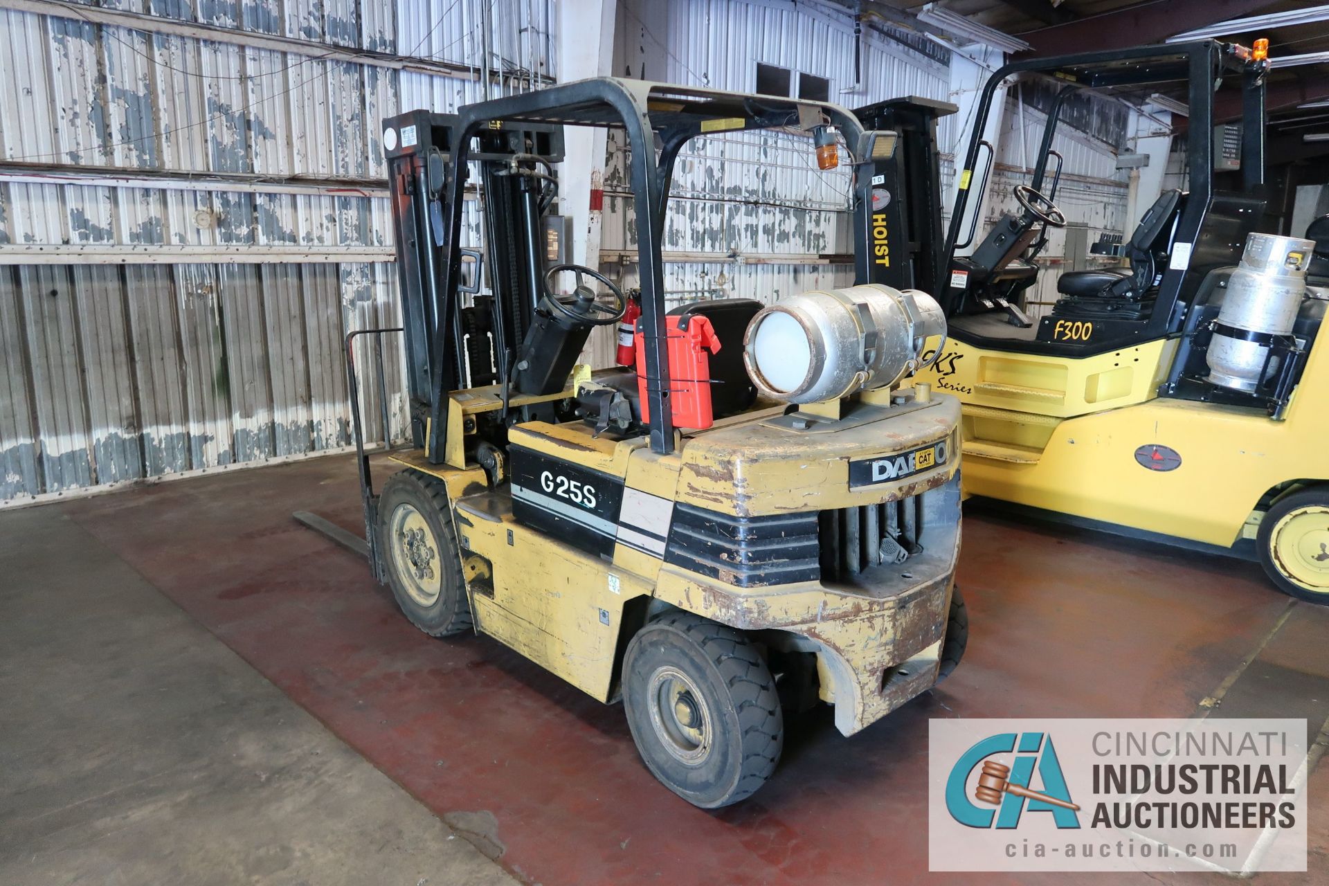 **5,000 Lb Daewoo Model FG25S-2 LP Gas Pneumatic Tire Lift Truck; S/N 12-08048**LOCATED OFFSITE** - Image 4 of 8