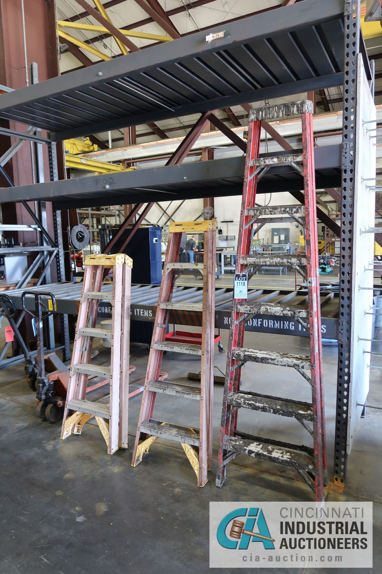 LOUISVILLE FIBERGLASS LADDERS, 4', 5', 8'