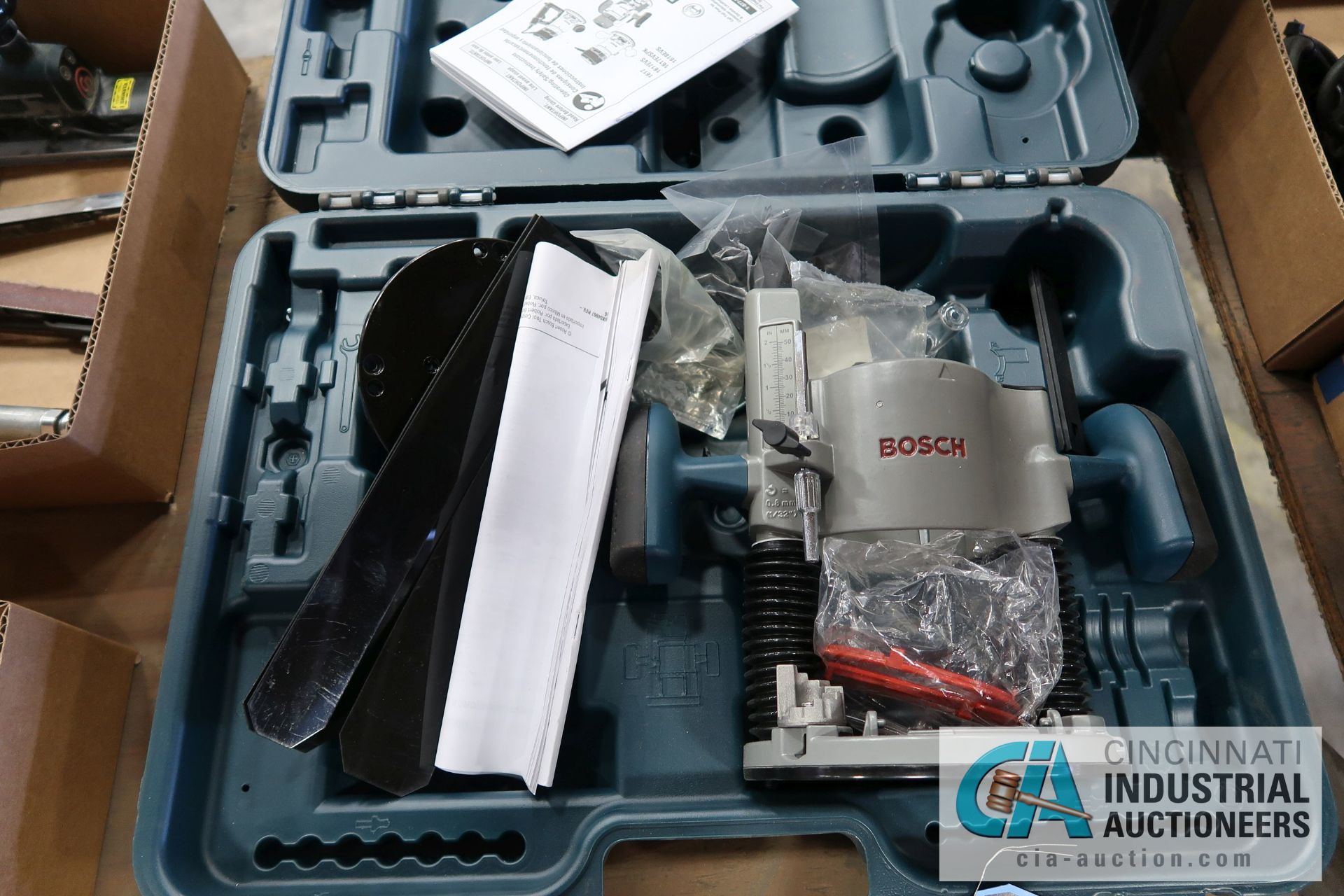 BOSCH RA1166 PLUNGE ROUTER BASE