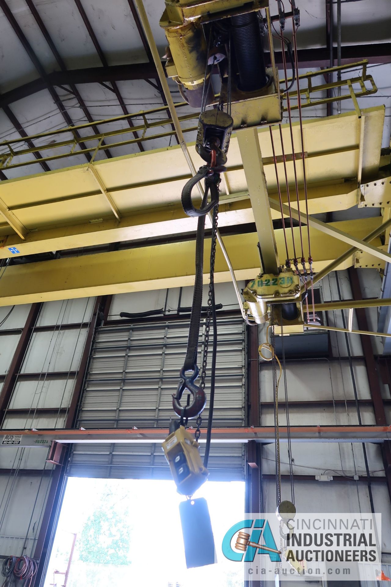 2 TON ROBBINS AND MYERS OVERHEAD CABLE HOIST, 2-WAY PENDANT *HOIST AND TROLLEY ONLY** - Image 3 of 3