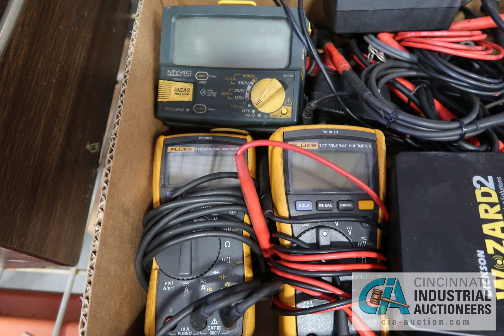 (LOT) MULTIMETERS, TEMPERATURE DATALOGGERS & INSULATION TESTERS - Image 2 of 3