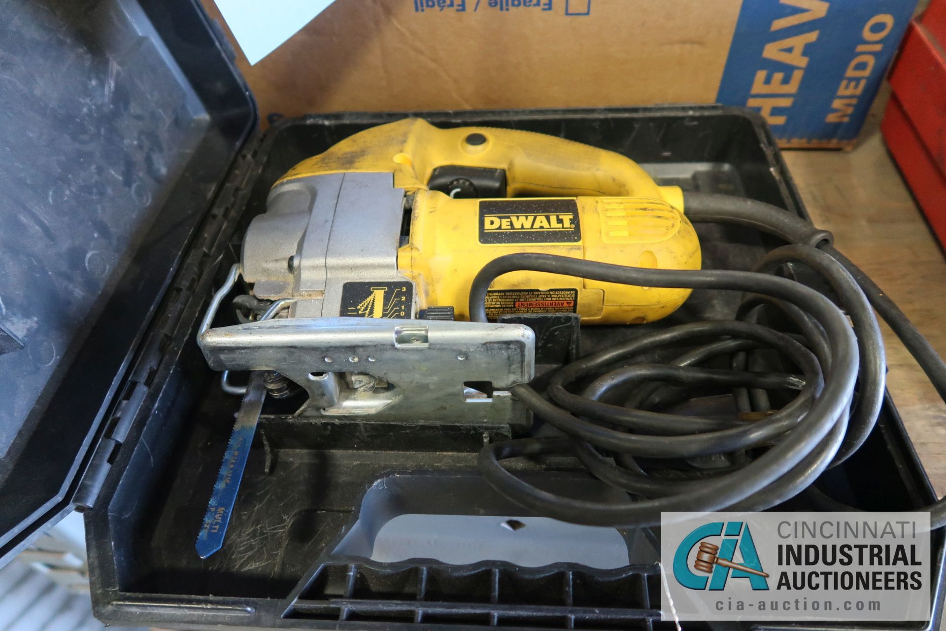 DEWALT ORBITAL JIG SAW