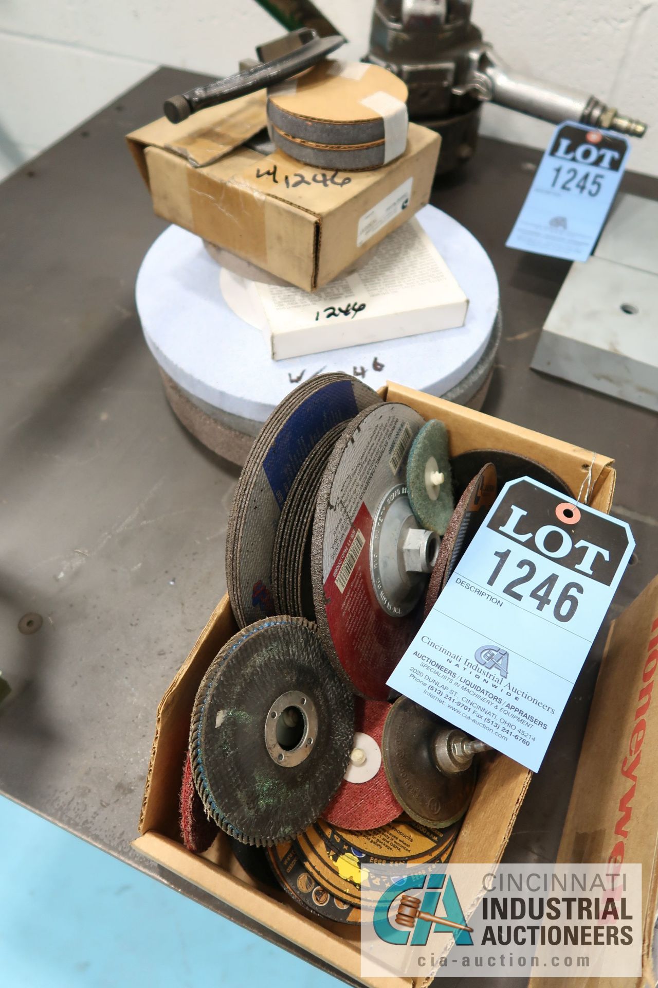 (LOT) GRINDING WHEELS