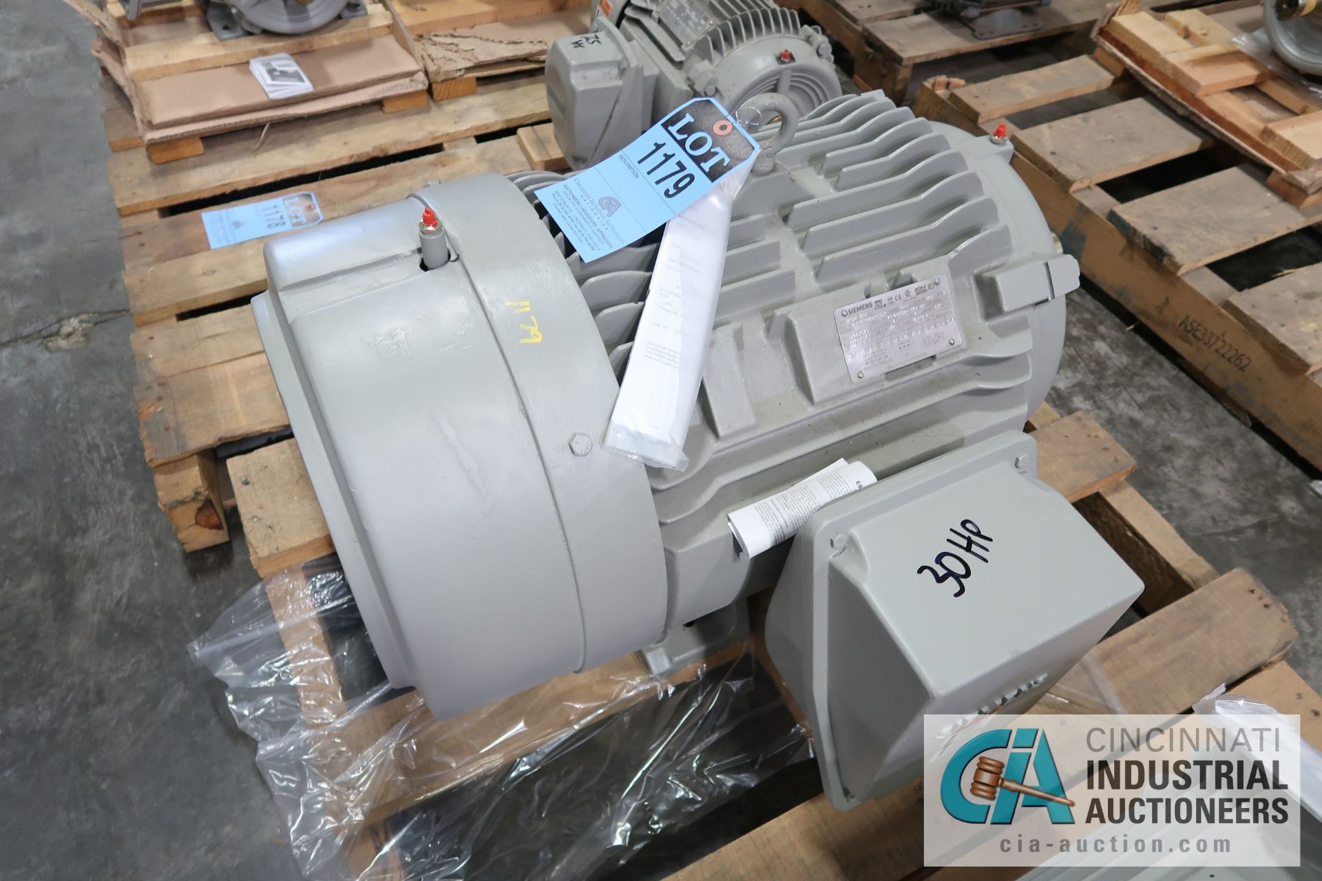 30 HP SIEMENS TYPE SD100-IEE FRAME 326T ELECTRIC MOTOR, 1,185 RPM (NEW) - Image 2 of 3