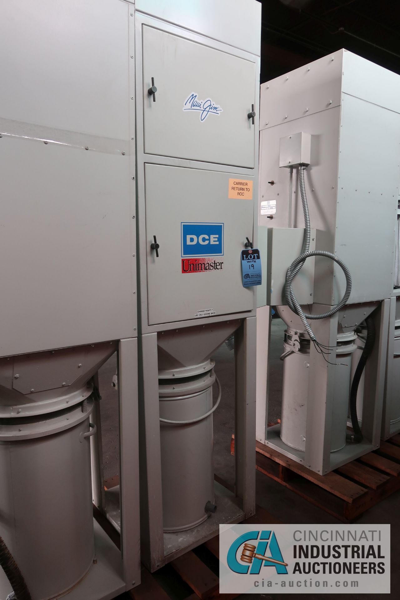 DCE MODEL UMA73GIAD UNIMASTER BOTTOM DISCHARGE DUST COLLECTORS; S/N 95-1584/08 AND 97-1082/09 - Image 3 of 4