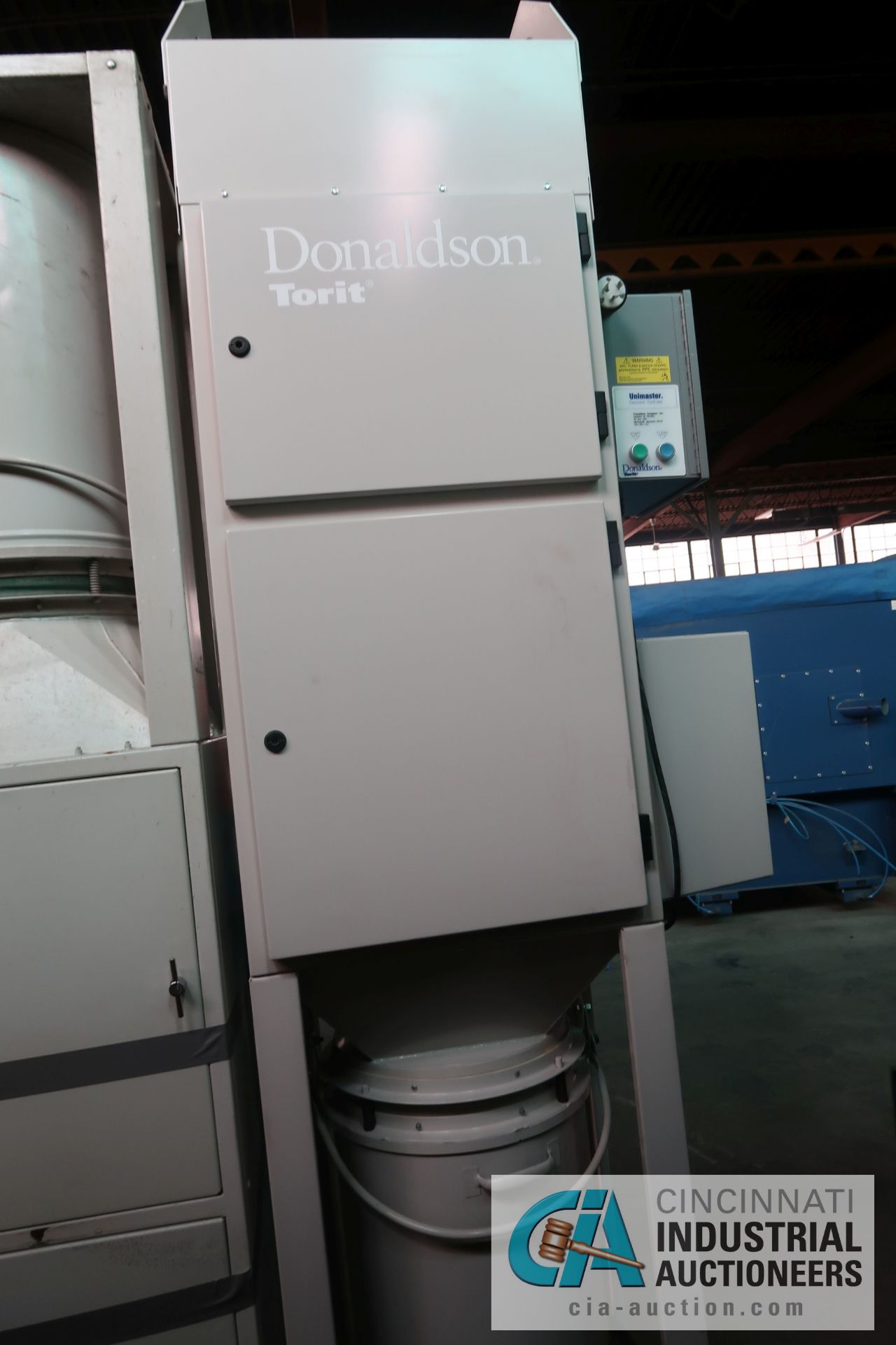 (1) DCE MODEL UMA73GIAD UNIMASTER BOTTOM DISCHARGE DUST COLLECTOR; S/N 95-1582-01 AND DONALDSON - Image 5 of 7