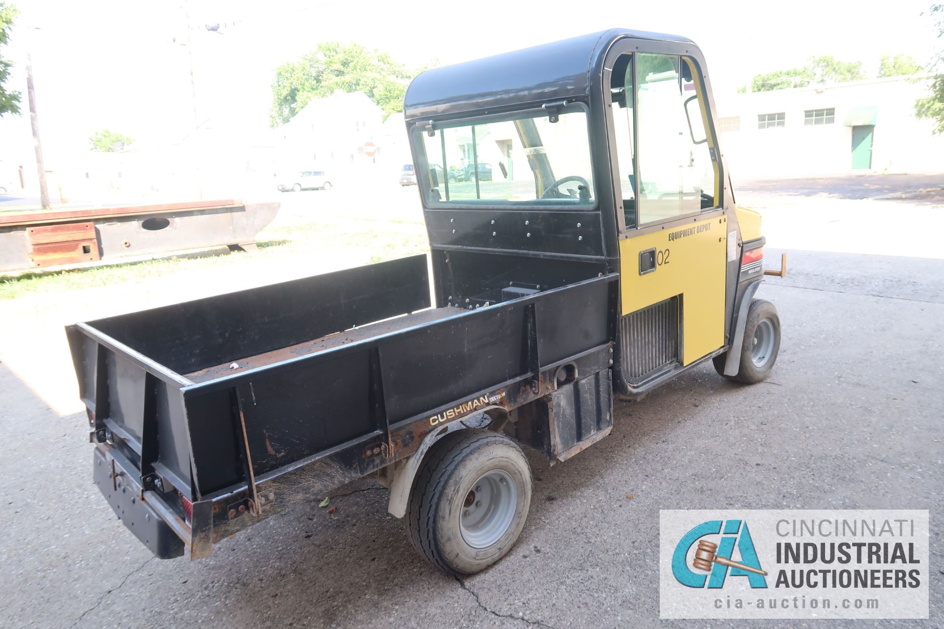 CUSHMAN MODEL 84058 HAULSTER GAS POWERED UTILITY VEHICLE; S/N 840580001719, 5-SPEED TRANSMISSION, - Image 3 of 9