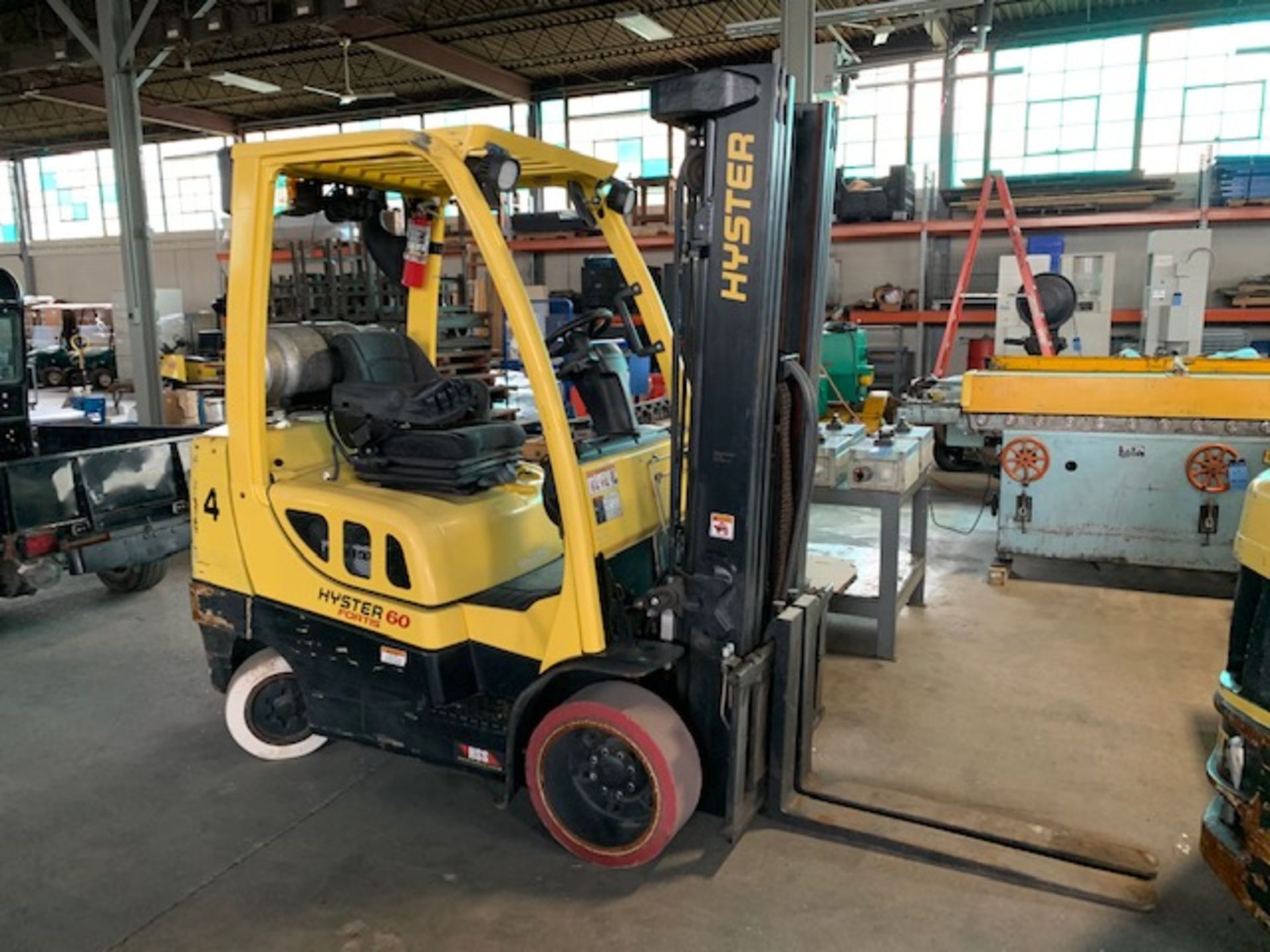 5,000 LB. HYSTER MODEL S50FT LP GAS CUSHION TIRE LIFT TRUCK; S/N F187V25798M