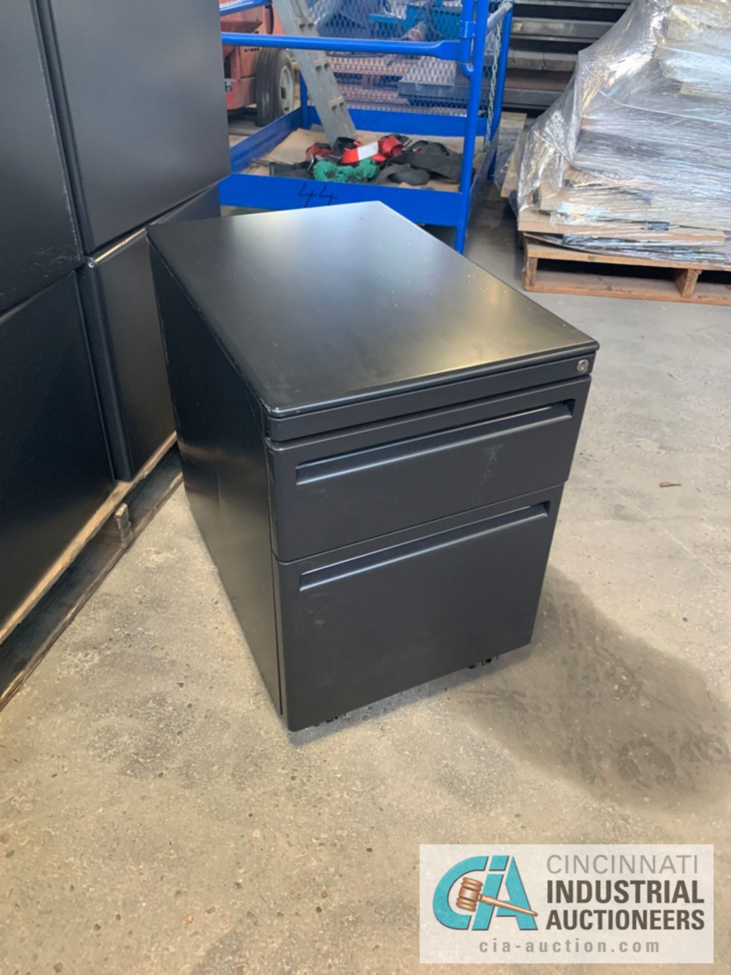 2-DOOR FILE CABINETS WITH WHEELS, APPROX. 15" WIDE X 23" DEEP X 21.5" HIGH - Image 3 of 4