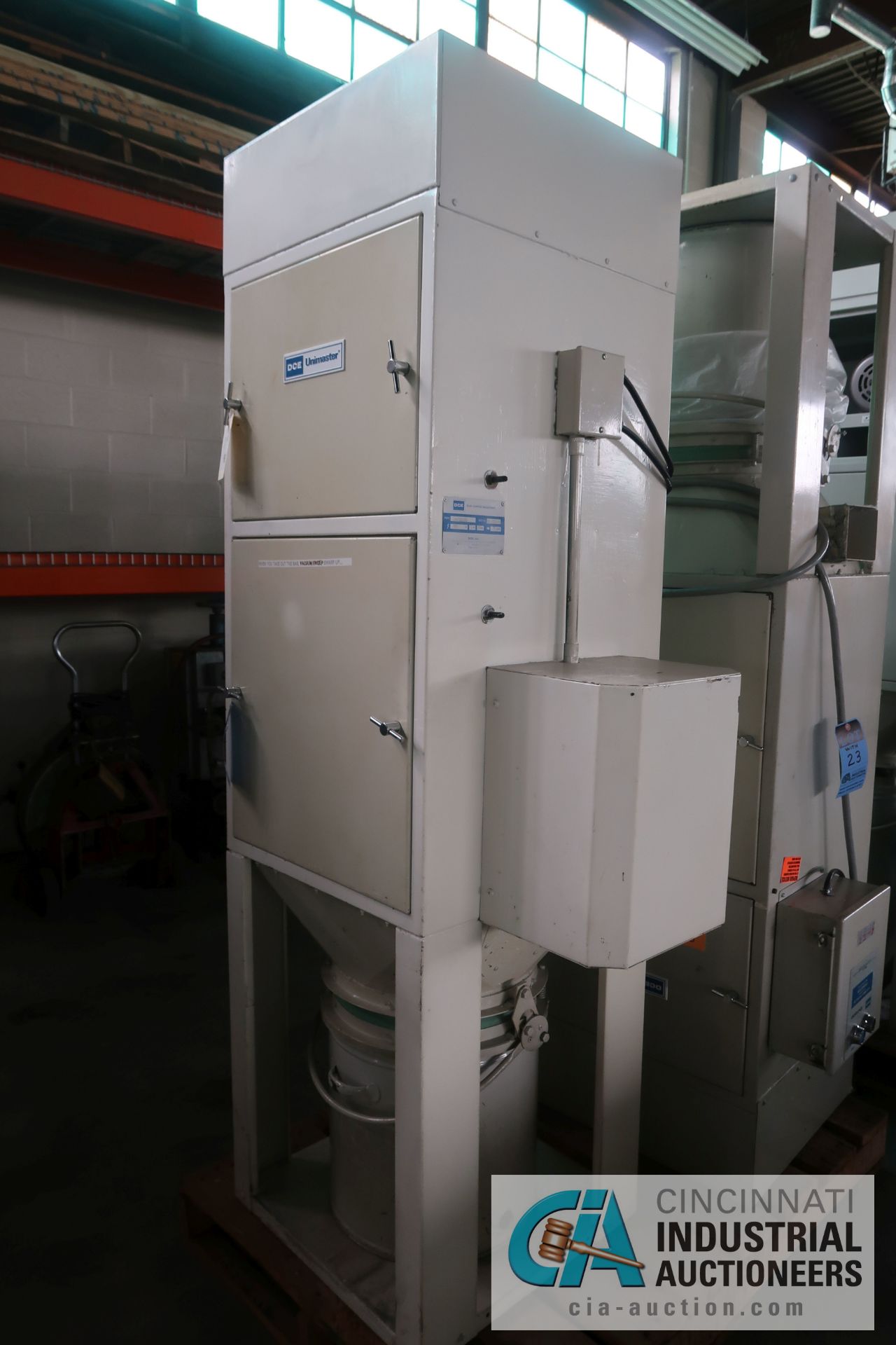 DCE MDOEL UMA72GIAD UNIMASTER BOTTOM DISCHARGE DUST COLLECTORS; S/N 89-1730/40 AND 90-1107/3 - Image 2 of 5