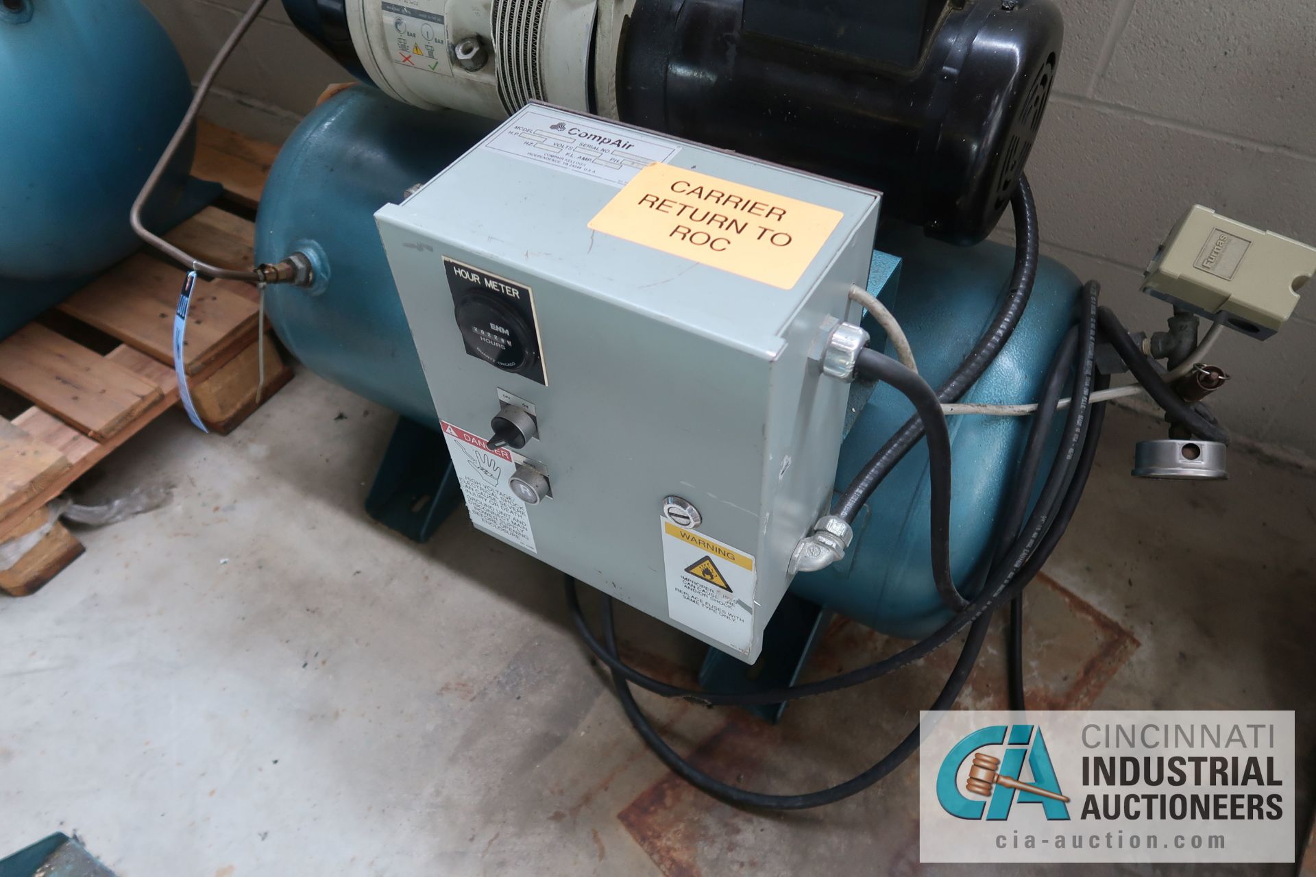 2 HP COMPAIR MODEL 10 PURS HORIZONTAL TANK AIR COMPRESSOR; S/N 010-000758, 3 PHASE, 230 VOLTS, HOURS - Image 4 of 6