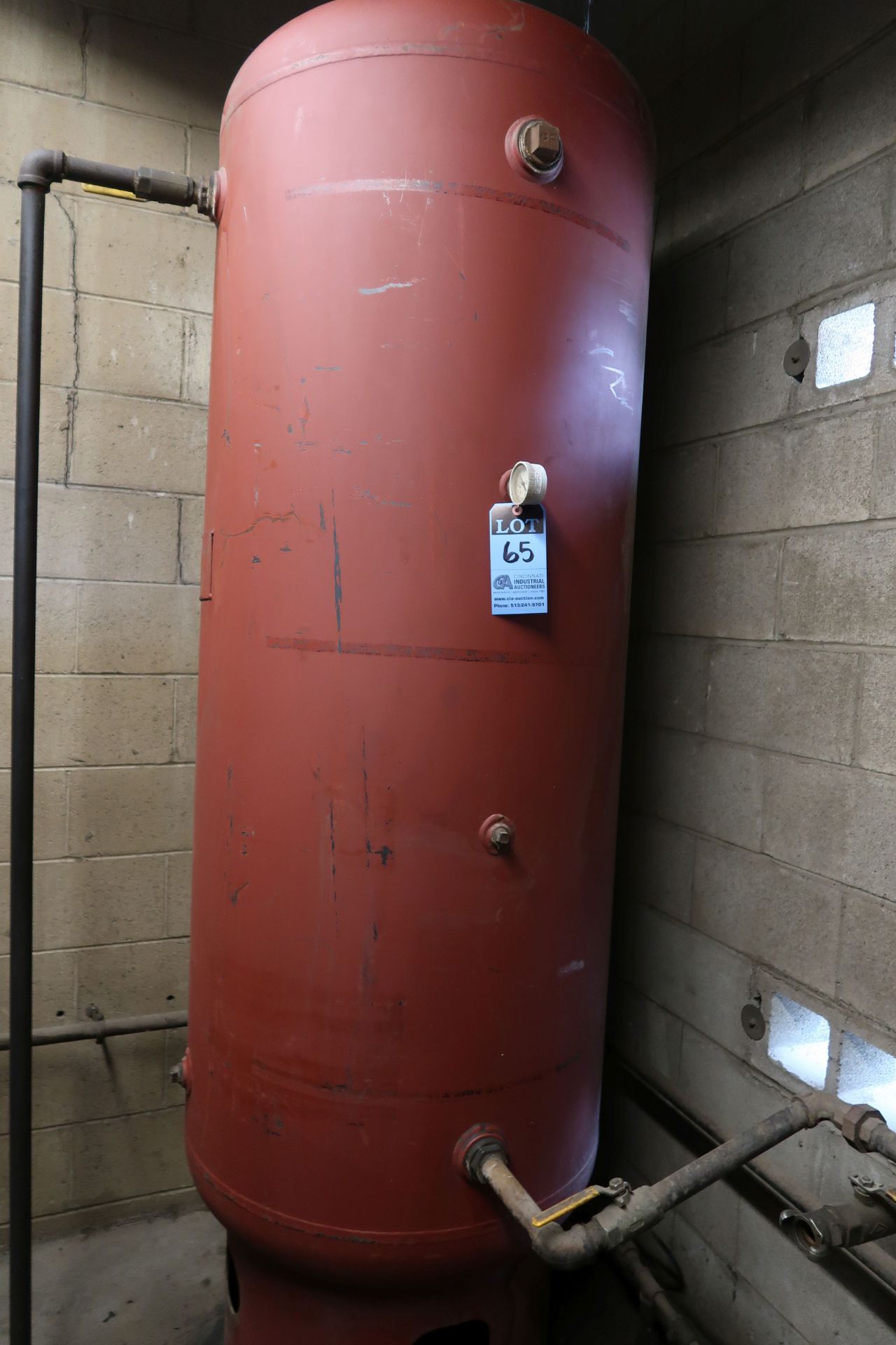 32" DIAMETER (APPROX.) X 92" HIGH (APPROX.) VERTICAL AIR RECEIVING TANK