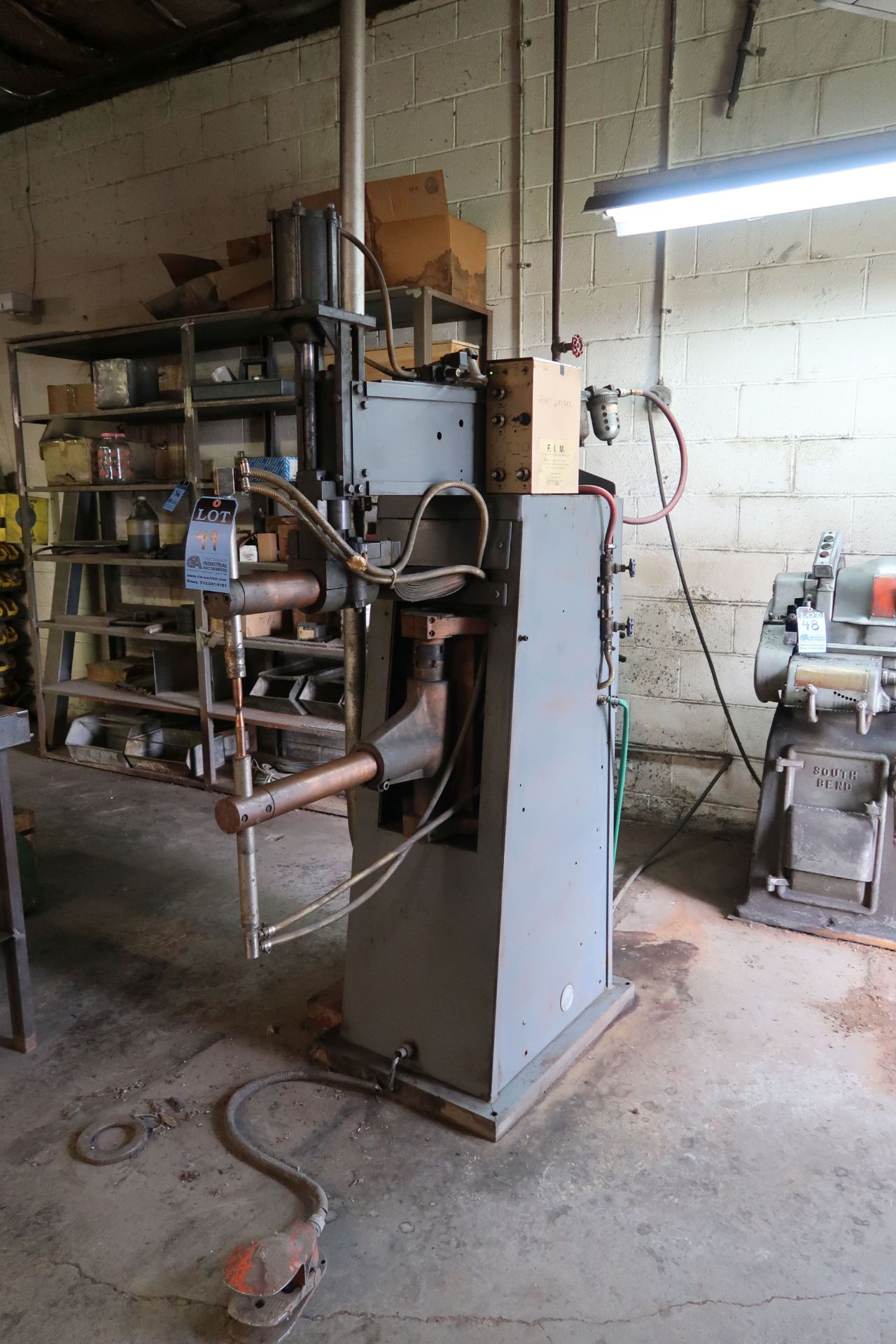 75 KVA FIM MODEL 516-174 PRESS TYPE SPOT WELDER; S/N RA81485, 25" THROAT, 220 VOLTS