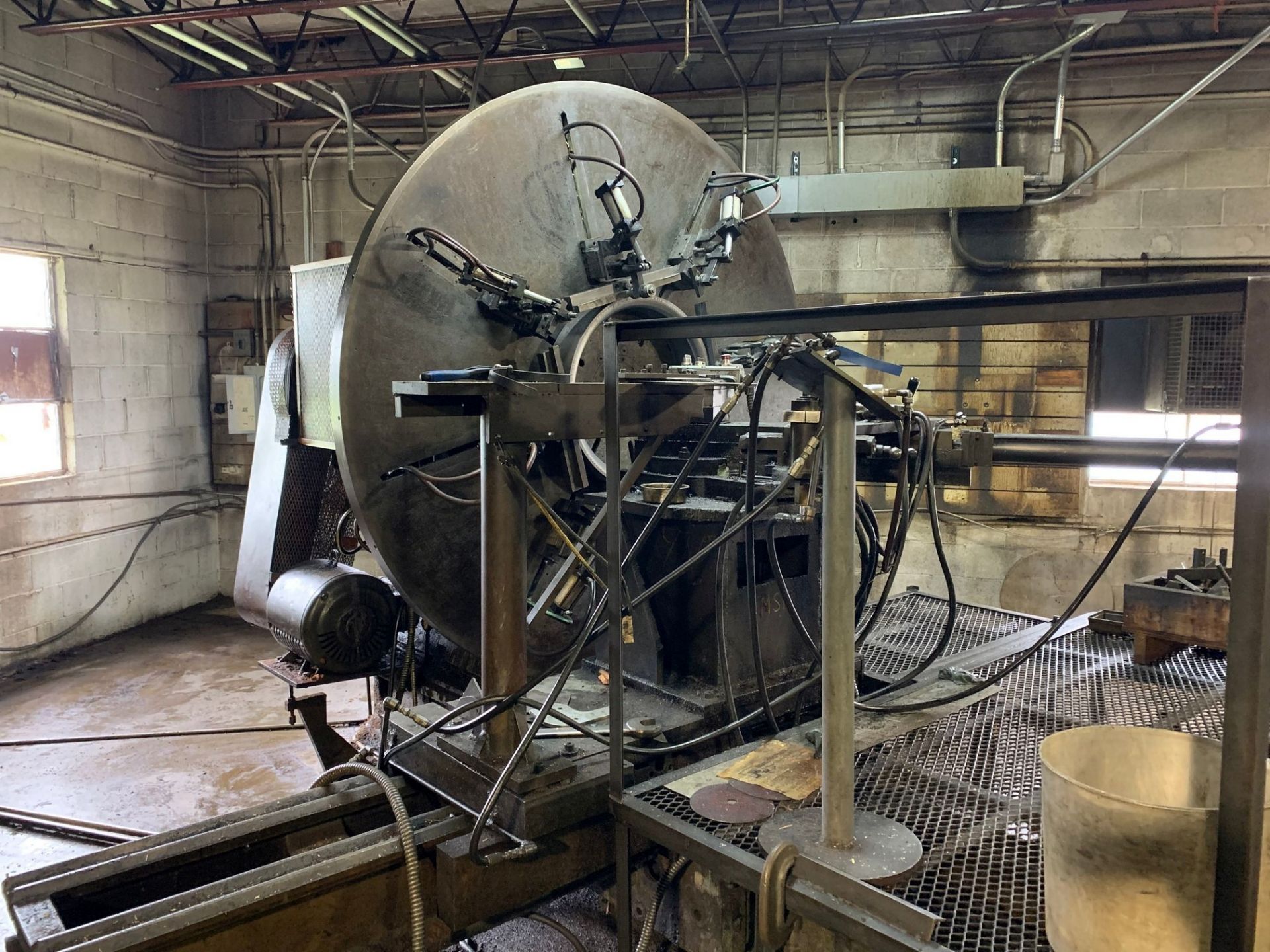 CUSTOM BUILT 72" SWING HYDRAULIC SPINNING LATHE **FAN SHROUDS NOT INCLUDED** - Image 3 of 6