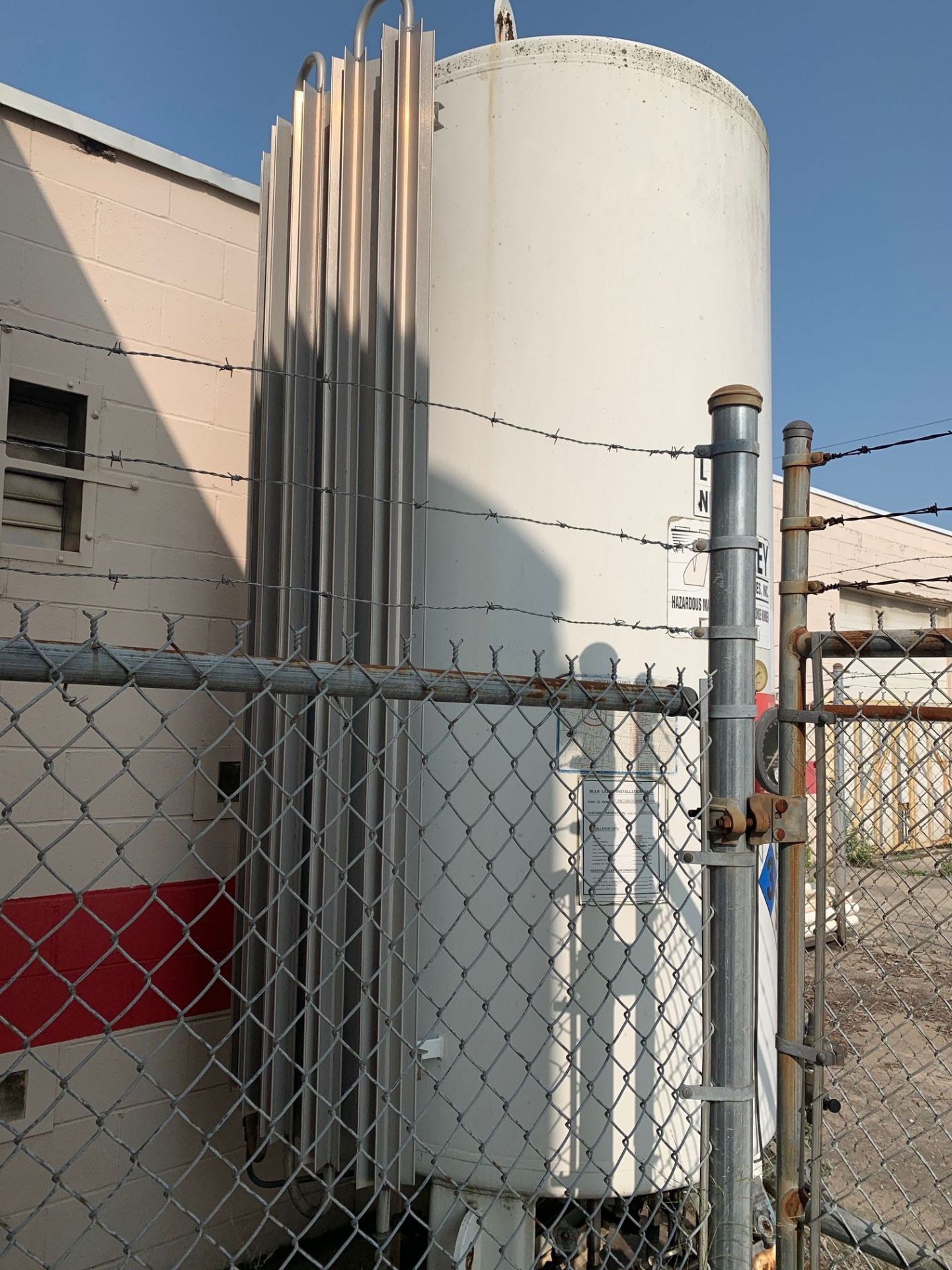 600 GALLON CAPACITY MINNESOTA VALLEY ENGINEERING VCS-525-SS-250 INNER VESSEL LIQUID NITROGEN TANK; - Image 9 of 10