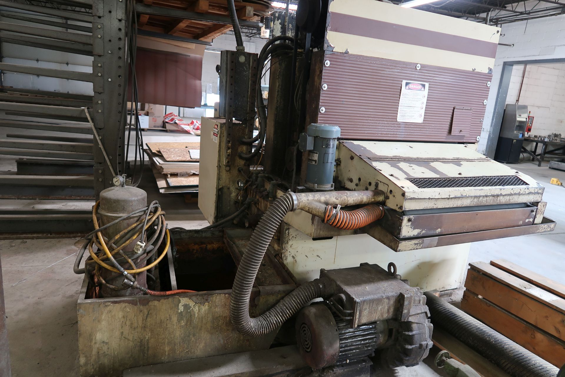 36" WIDE TIMESAVER MODEL 137-1 HDMW BELT SANDER; S/N 19236Y WITH (6) EXTRA SANDING BELTS AND - Image 3 of 11