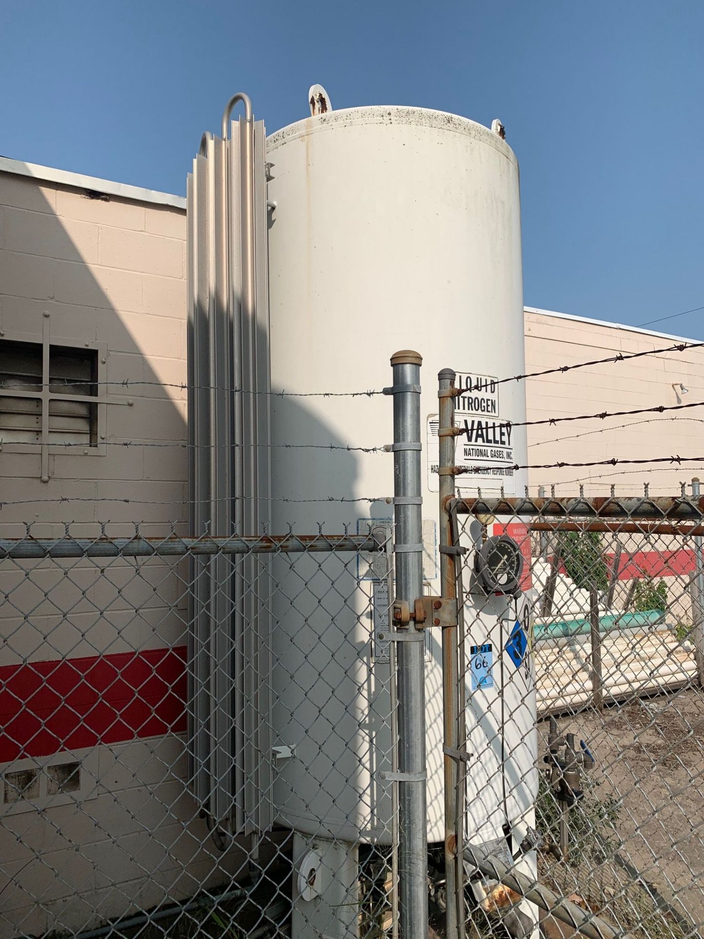 600 GALLON CAPACITY MINNESOTA VALLEY ENGINEERING VCS-525-SS-250 INNER VESSEL LIQUID NITROGEN TANK; - Image 8 of 10