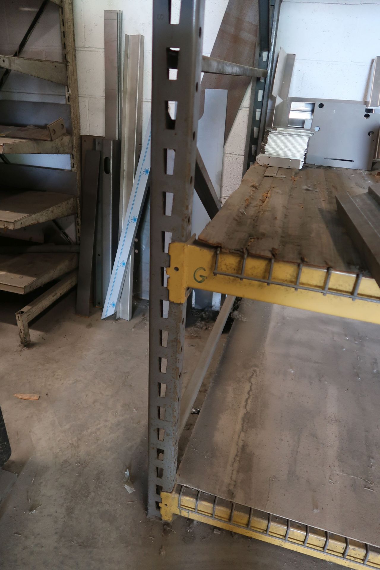 (LOT) (3) SECTIONS 48" X 96" X 96" HIGH ADJUSTABLE BEAM WIRE BECKING PALLET RACK, (8) CROSSMEMBERS - Image 2 of 4