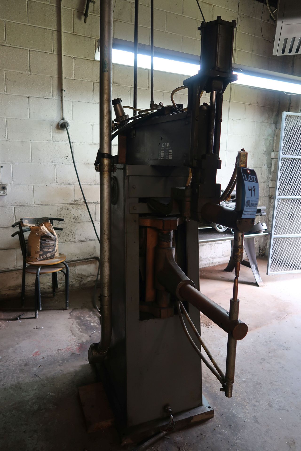 75 KVA FIM MODEL 516-174 PRESS TYPE SPOT WELDER; S/N RA81485, 25" THROAT, 220 VOLTS - Image 2 of 8