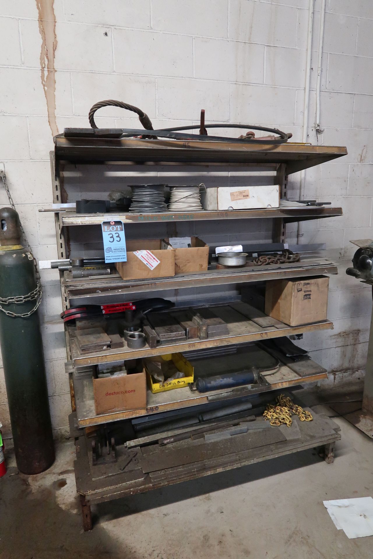 (LOT) MISCELLANEOUS STEEL AND HARDWARE WITH SHELVING