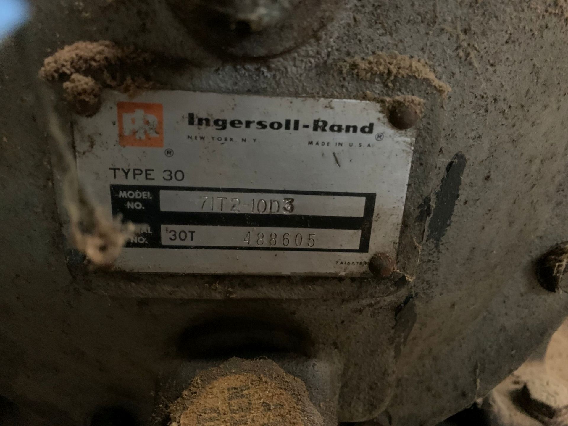 10 HP INGERSOLL RAND MODEL 30T HORIZONTAL TANK AIR COMPRESSOR - Image 2 of 3