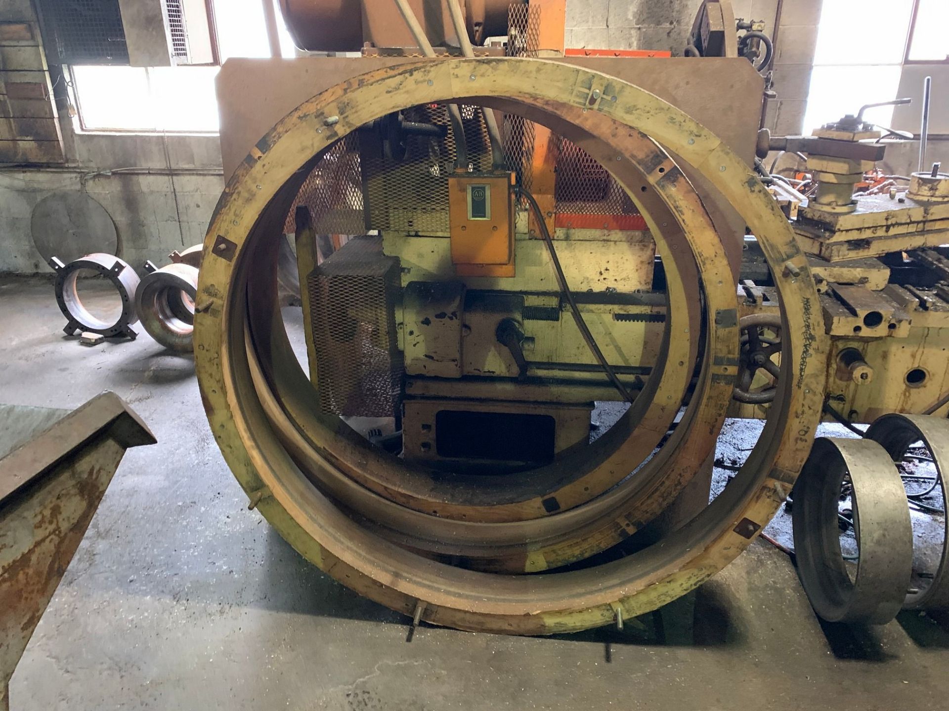 (LOT) APPROX. (70) WOOD AND STEEL CIRCULAR FORMING DIES, FROM 12" - 84" DIAMETER WITH RACKS - Image 6 of 7