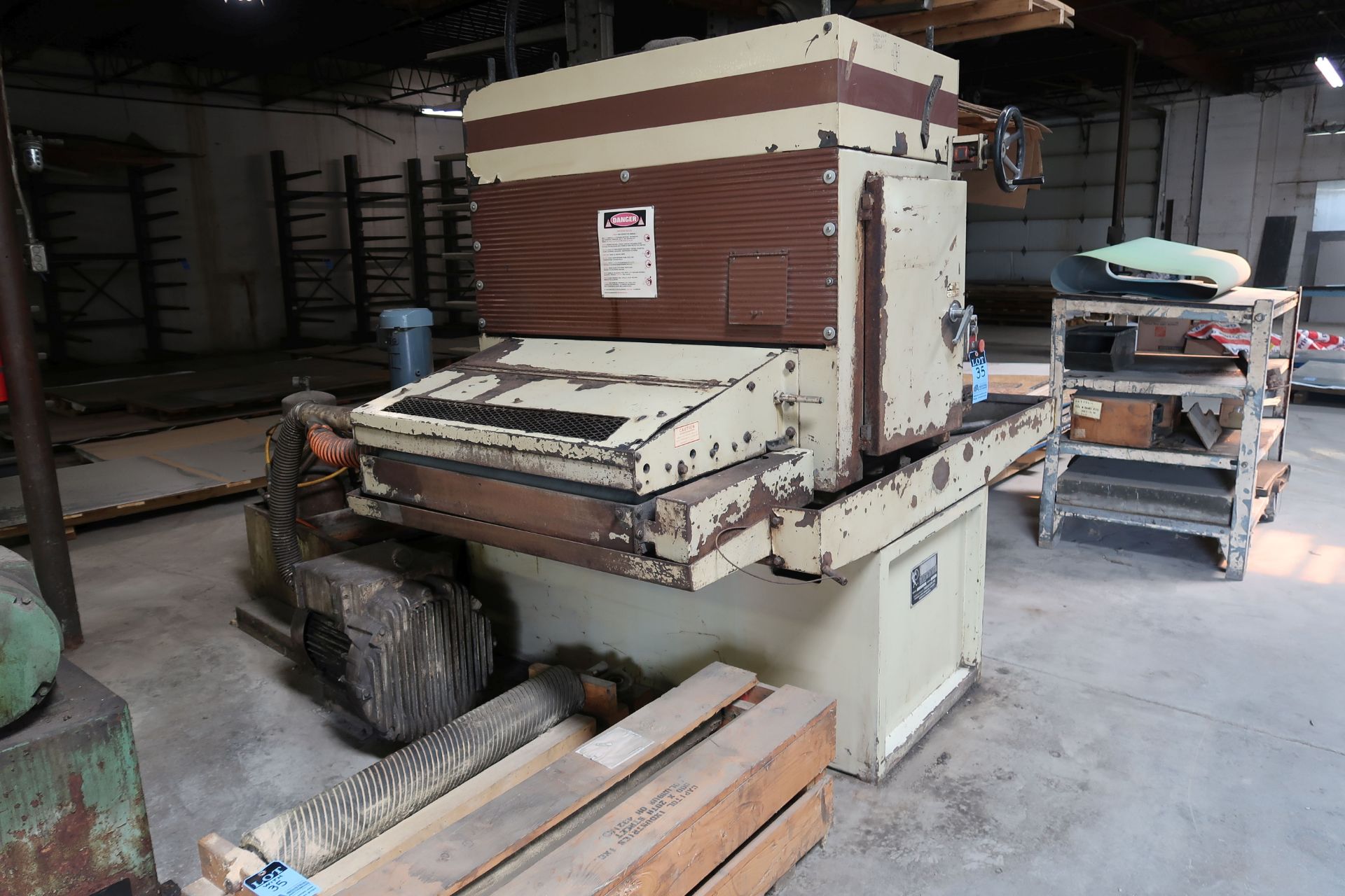 36" WIDE TIMESAVER MODEL 137-1 HDMW BELT SANDER; S/N 19236Y WITH (6) EXTRA SANDING BELTS AND - Image 2 of 11