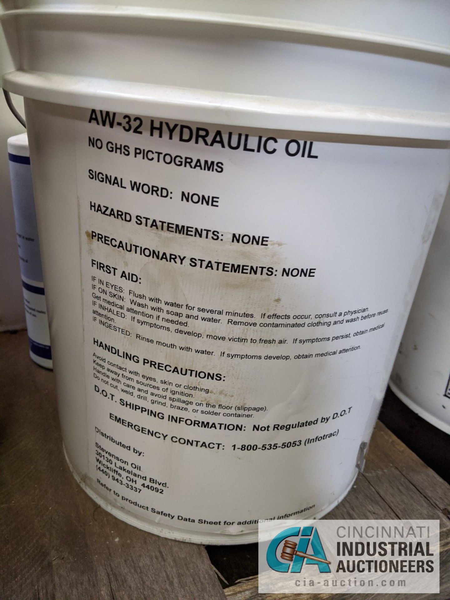 5 GALLON BUCKETS OF VIRGIN HYDRAULIC OIL - Image 5 of 5