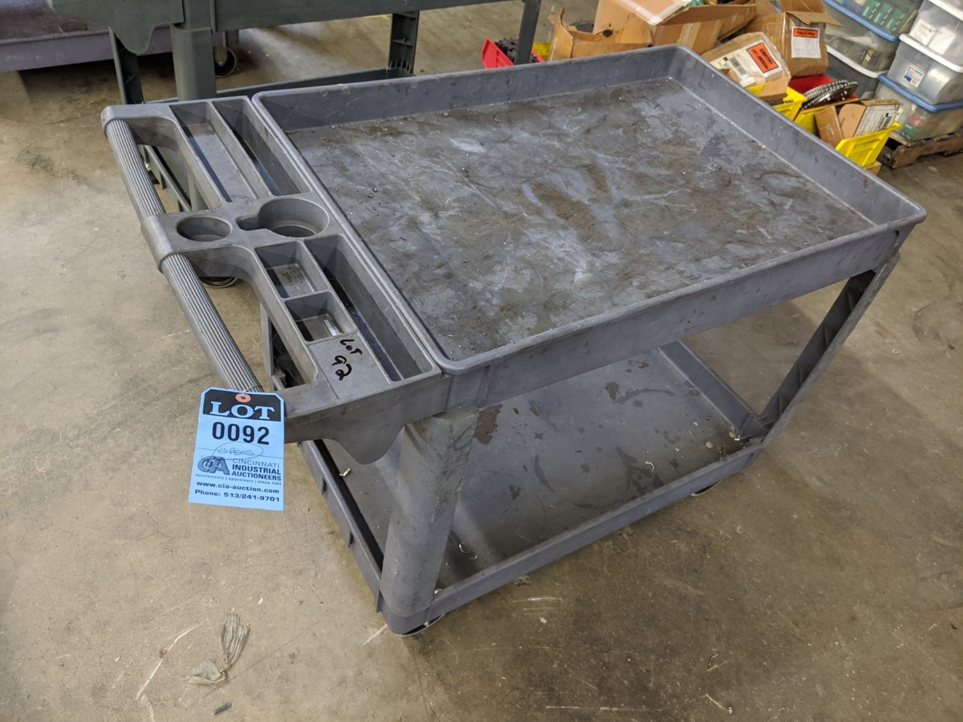 24" X 36" RUBBERMAID CART